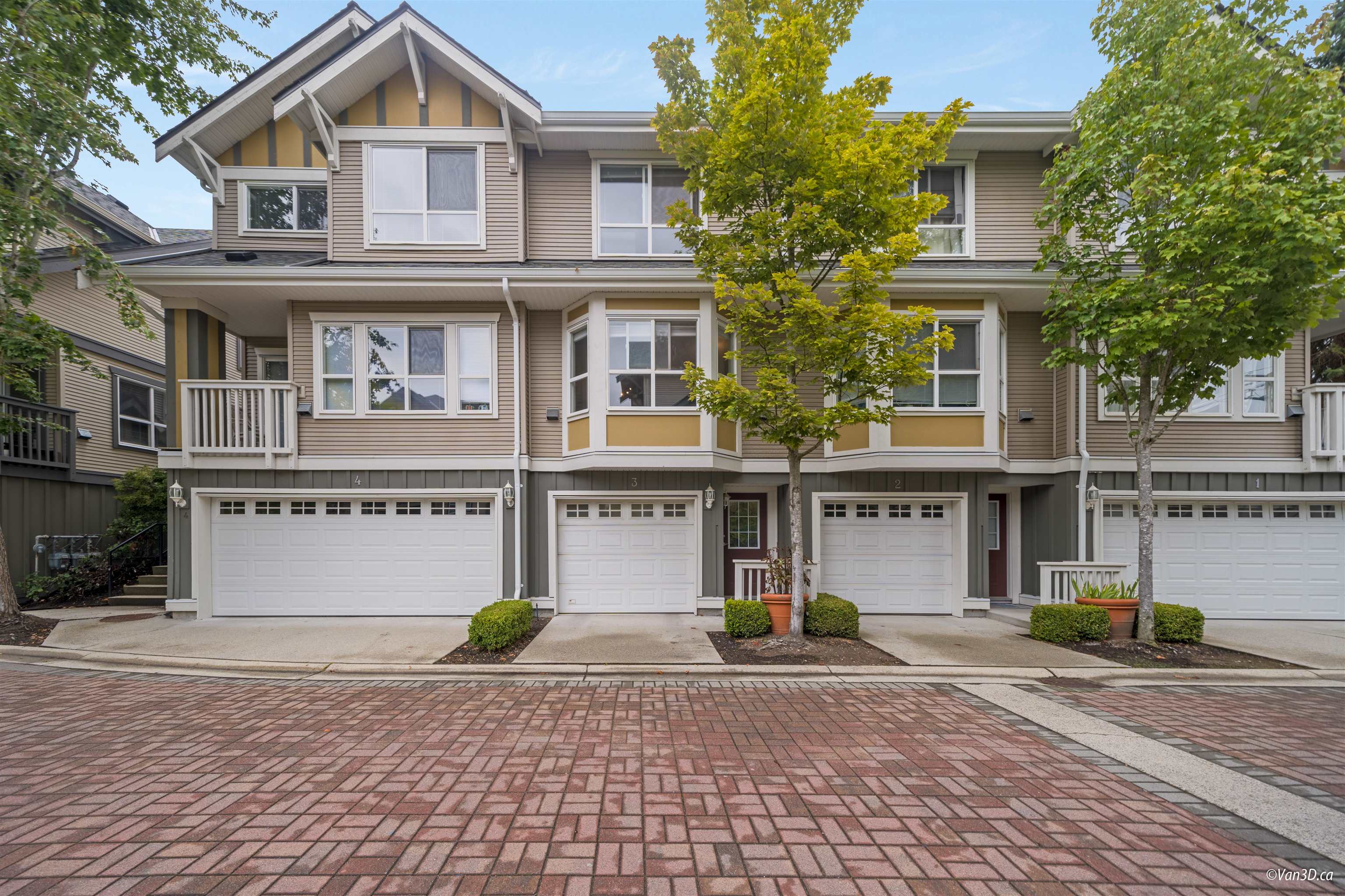 McLennan North Townhouse for sale:  2 bedroom 1,132 sq.ft. (Listed 2024-10-10)