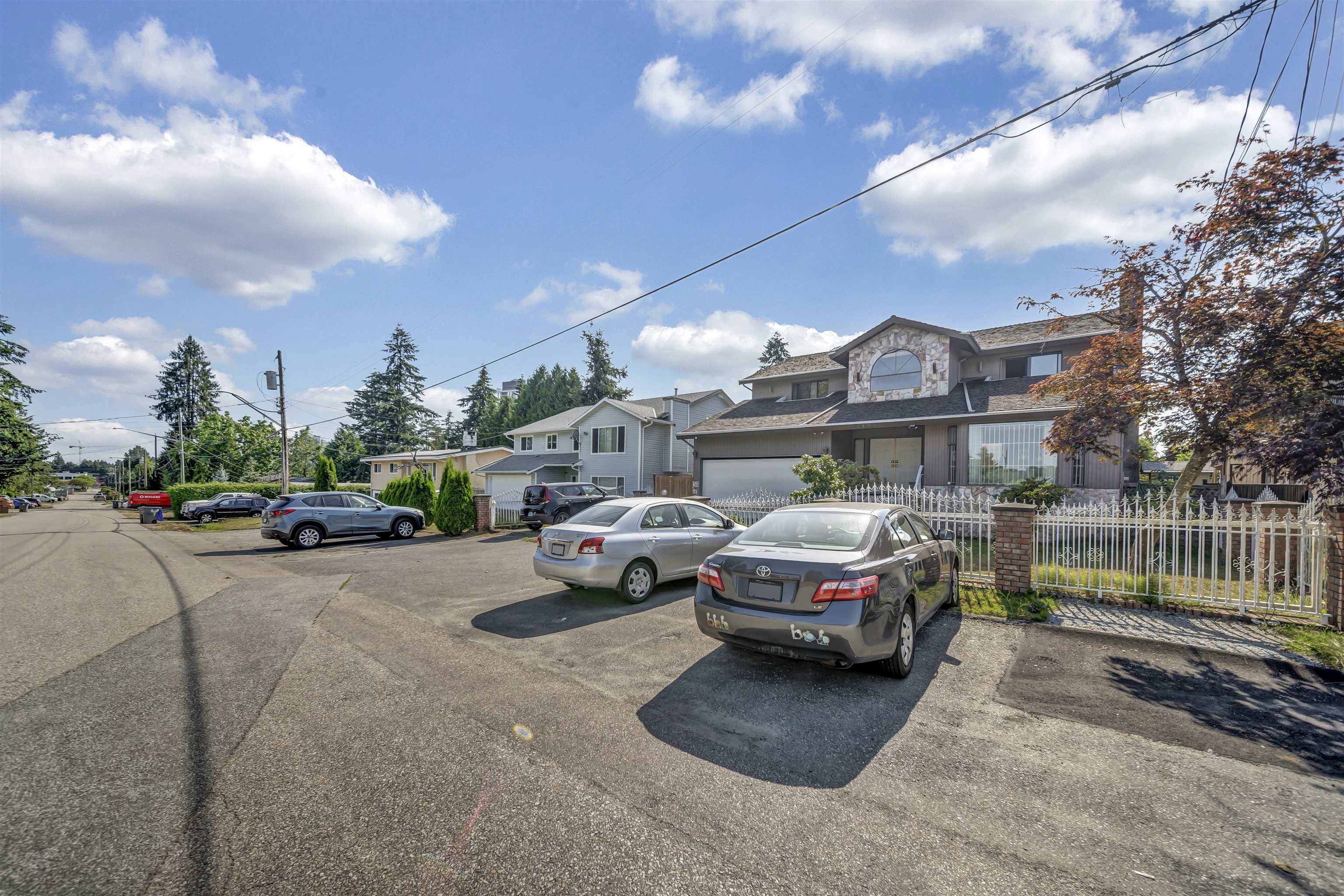 10627 138a Street, Surrey, Whalley, V3T 4L2 23