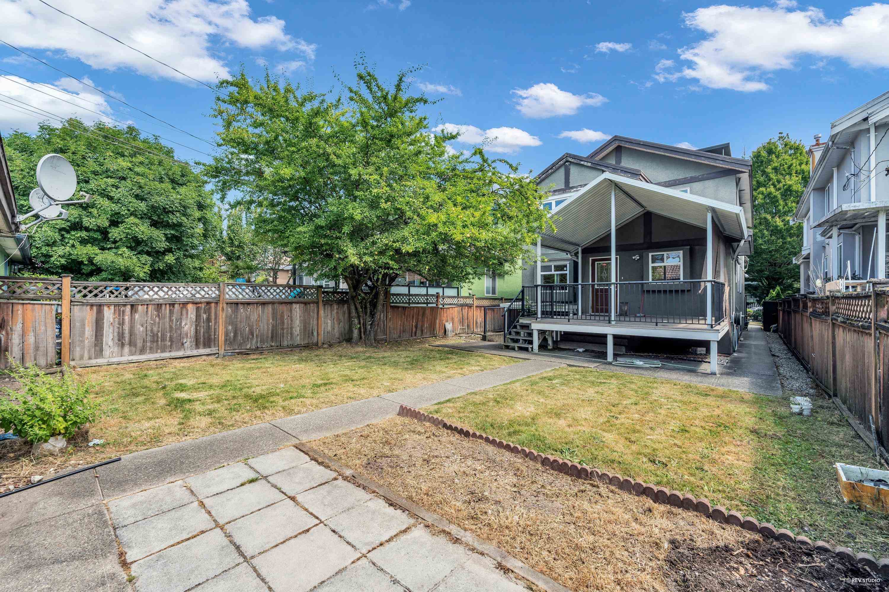 8483 Cornish Street, Vancouver, S.W. Marine, V6P 5B7 37