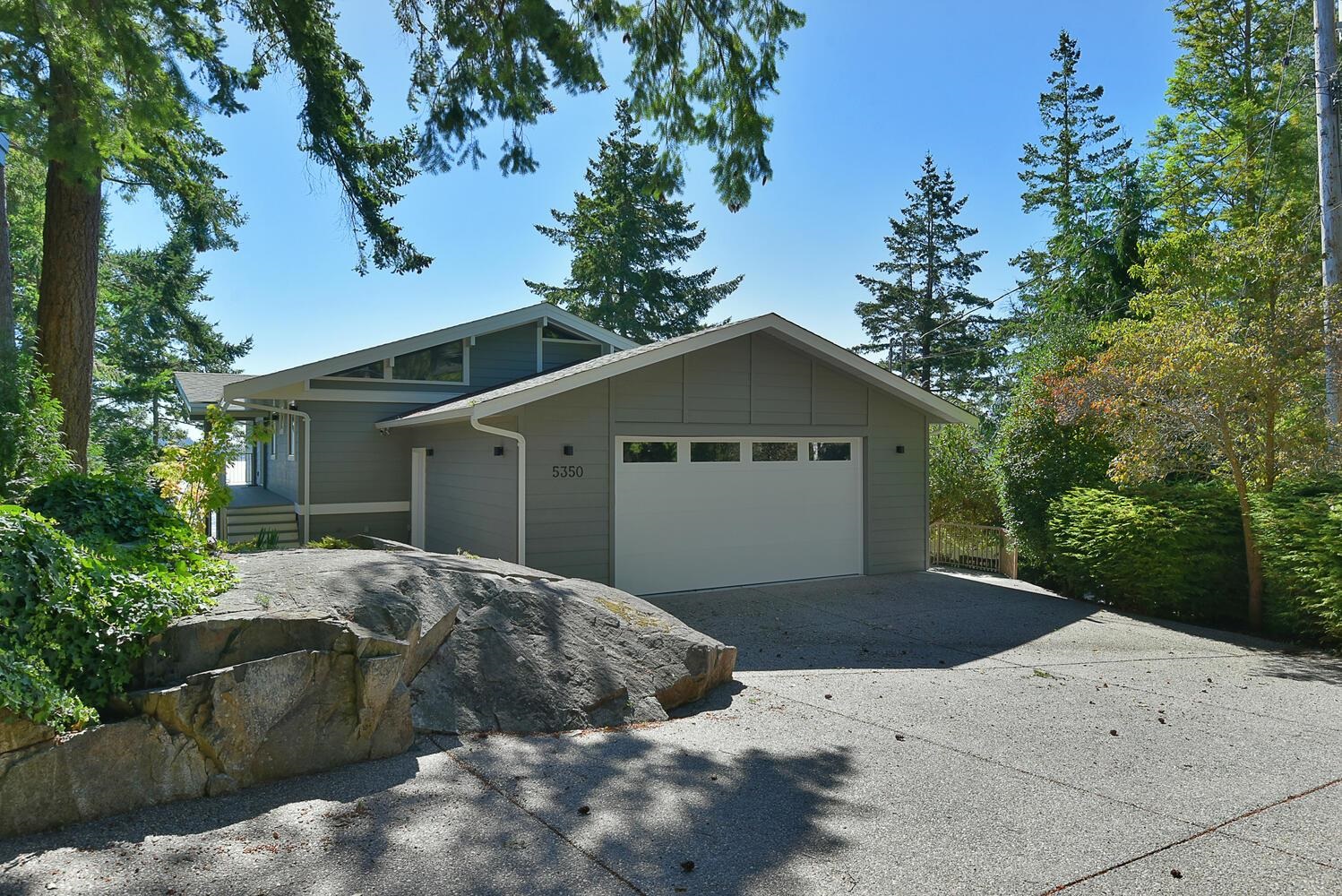 5350 Susan Way, Halfmoon Bay, Halfmn Bay Secret Cv Redroofs, V7Z 1B5 8