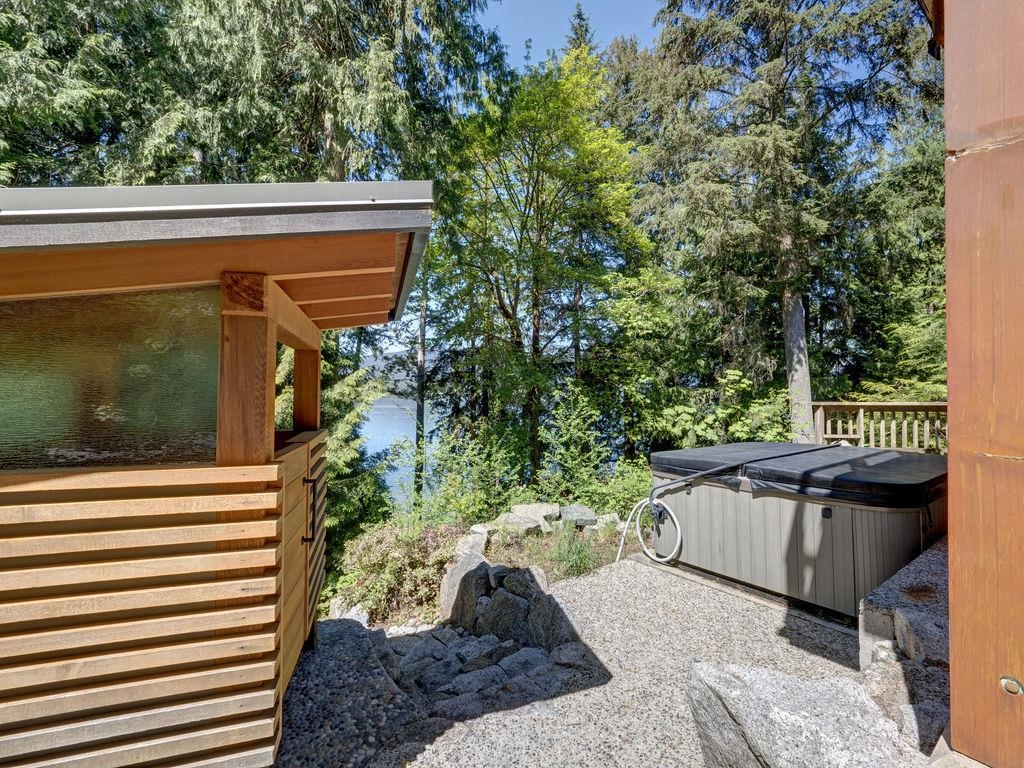 5950 Tillicum Bay Road, Sechelt, Sechelt District, V7Z 0C7 30