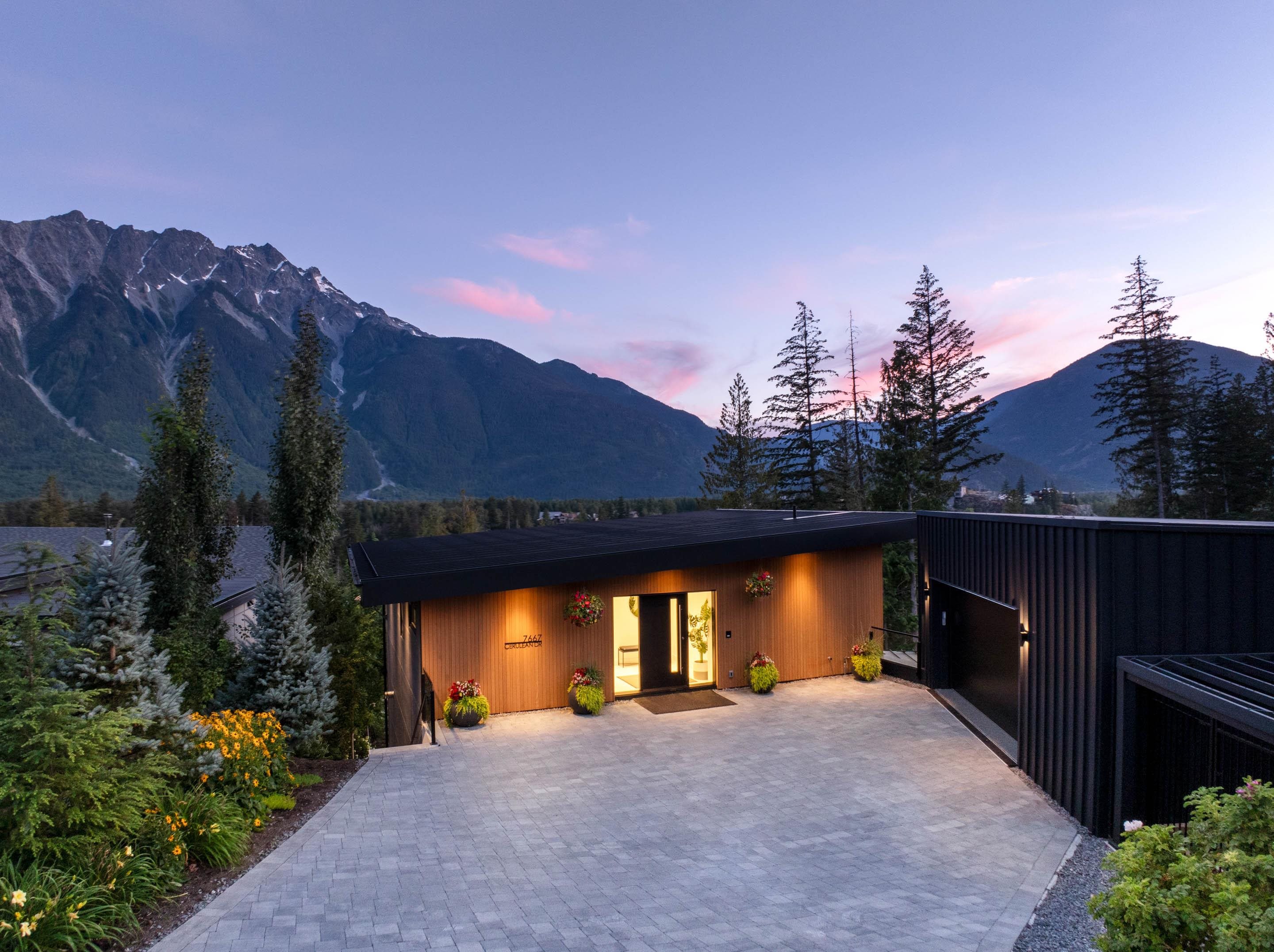 7667 Cerulean Drive, Pemberton, Pemberton, V0N 2L3 1