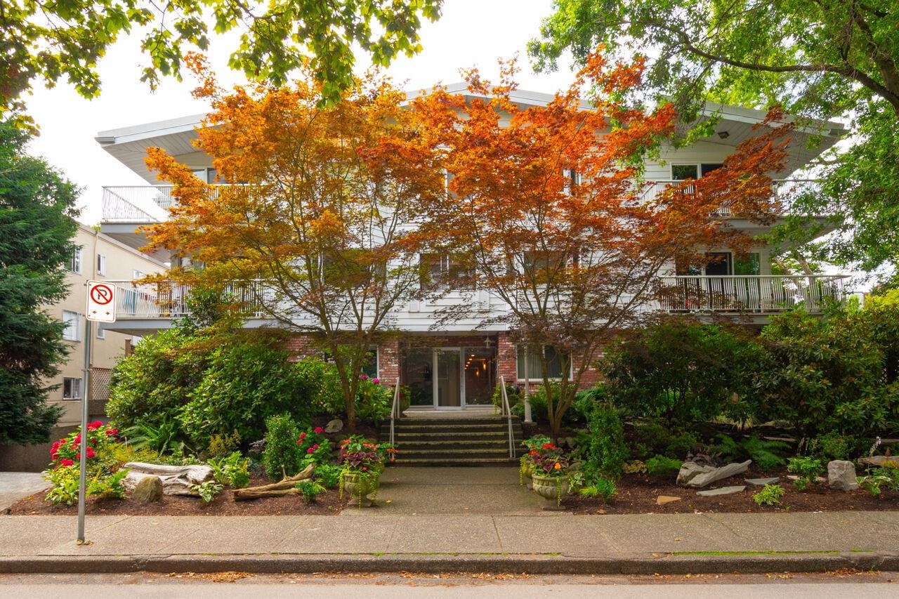 Fairview VW Apartment/Condo for sale:  2 bedroom 1,039 sq.ft. (Listed 2024-08-19)