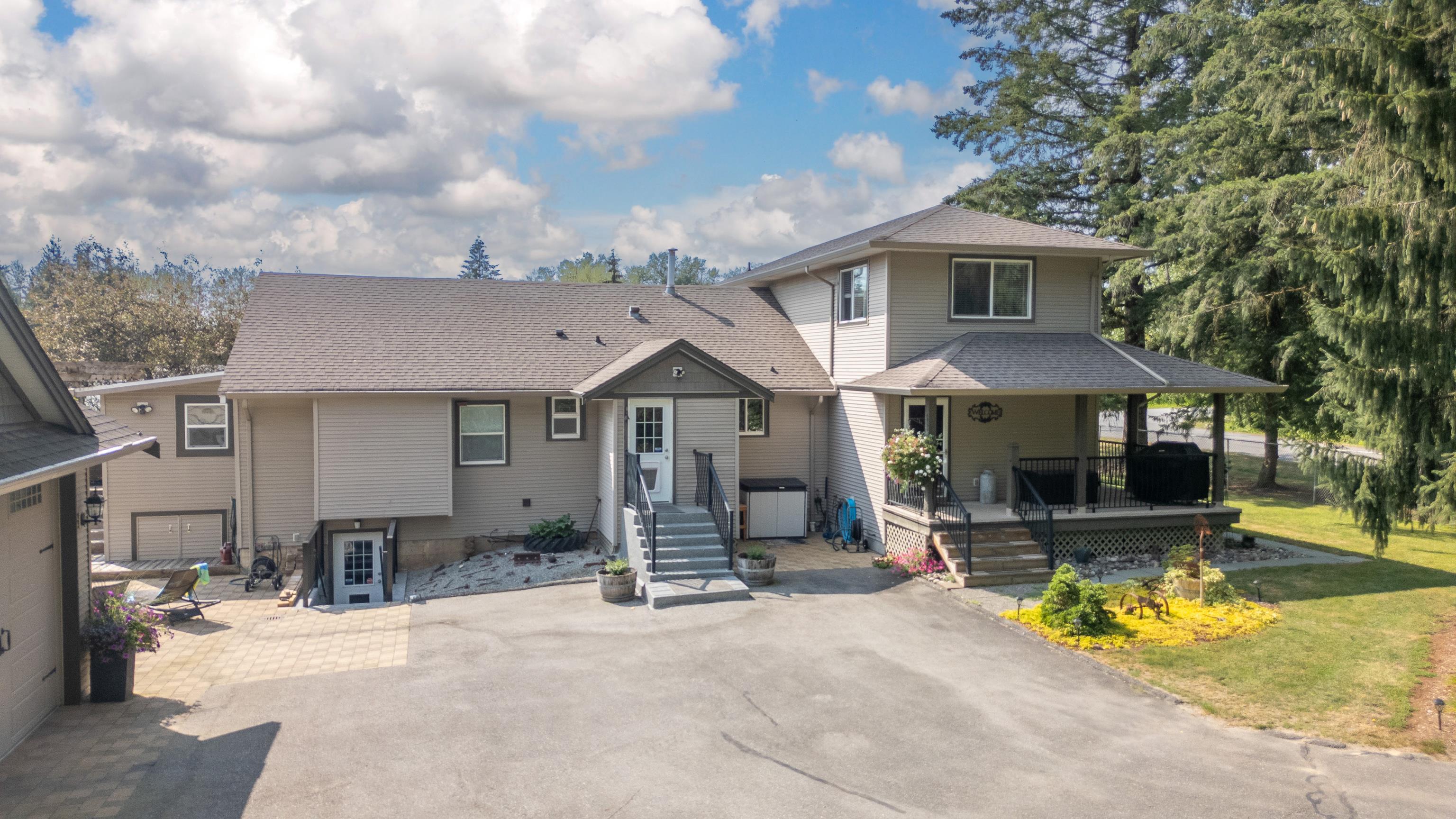 24284 116 Avenue, Maple Ridge, Cottonwood MR, V4R 1L7 2