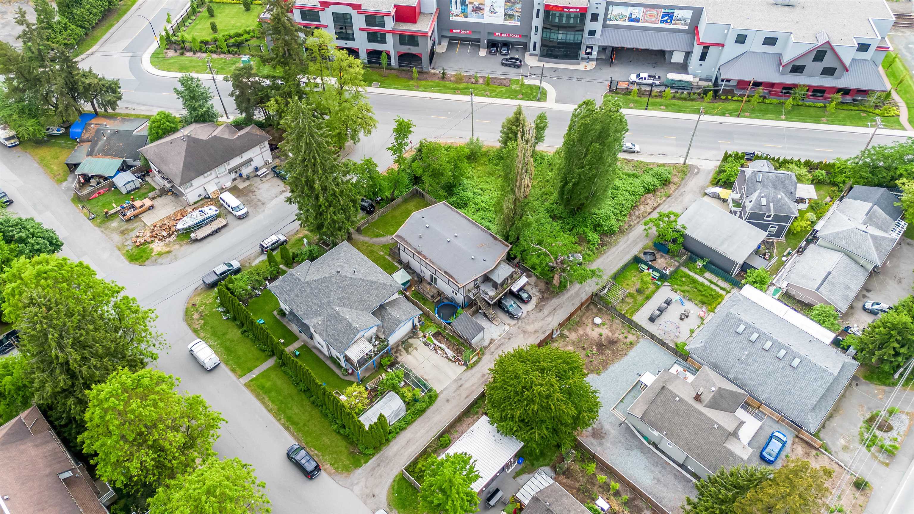 20531 113 Avenue, Maple Ridge, Southwest Maple Ridge, V2X 1C9 18