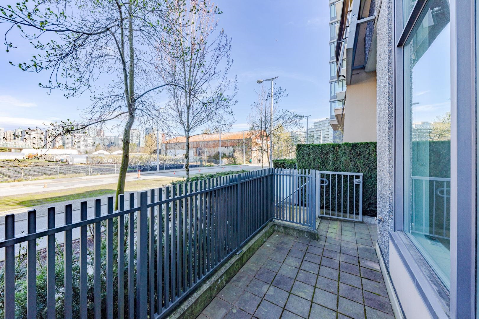 236 W 1st Avenue, Vancouver, False Creek, V5Y 3T2 1