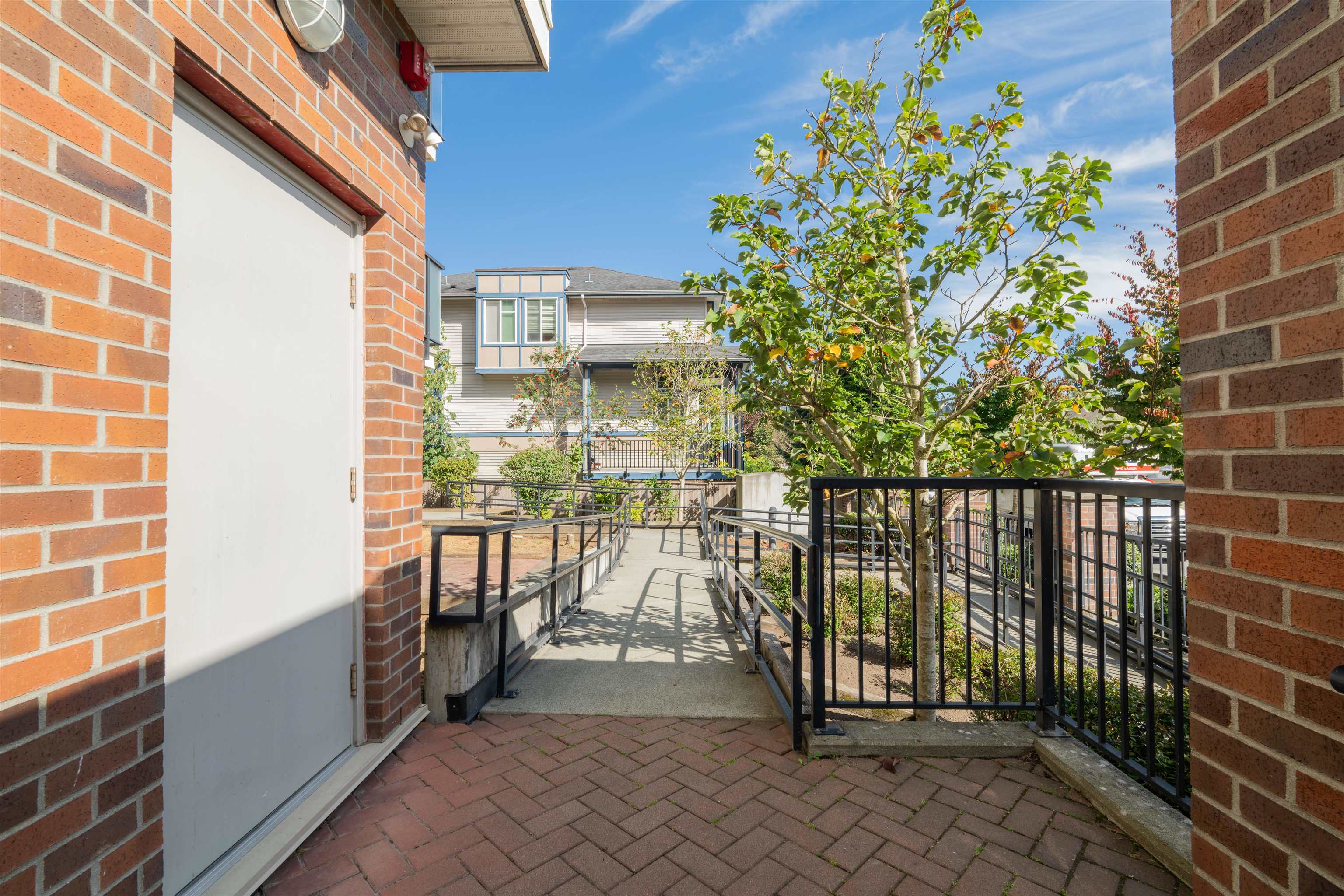 305 13883 Laurel Drive, Surrey, Whalley, V2R 0W1 29