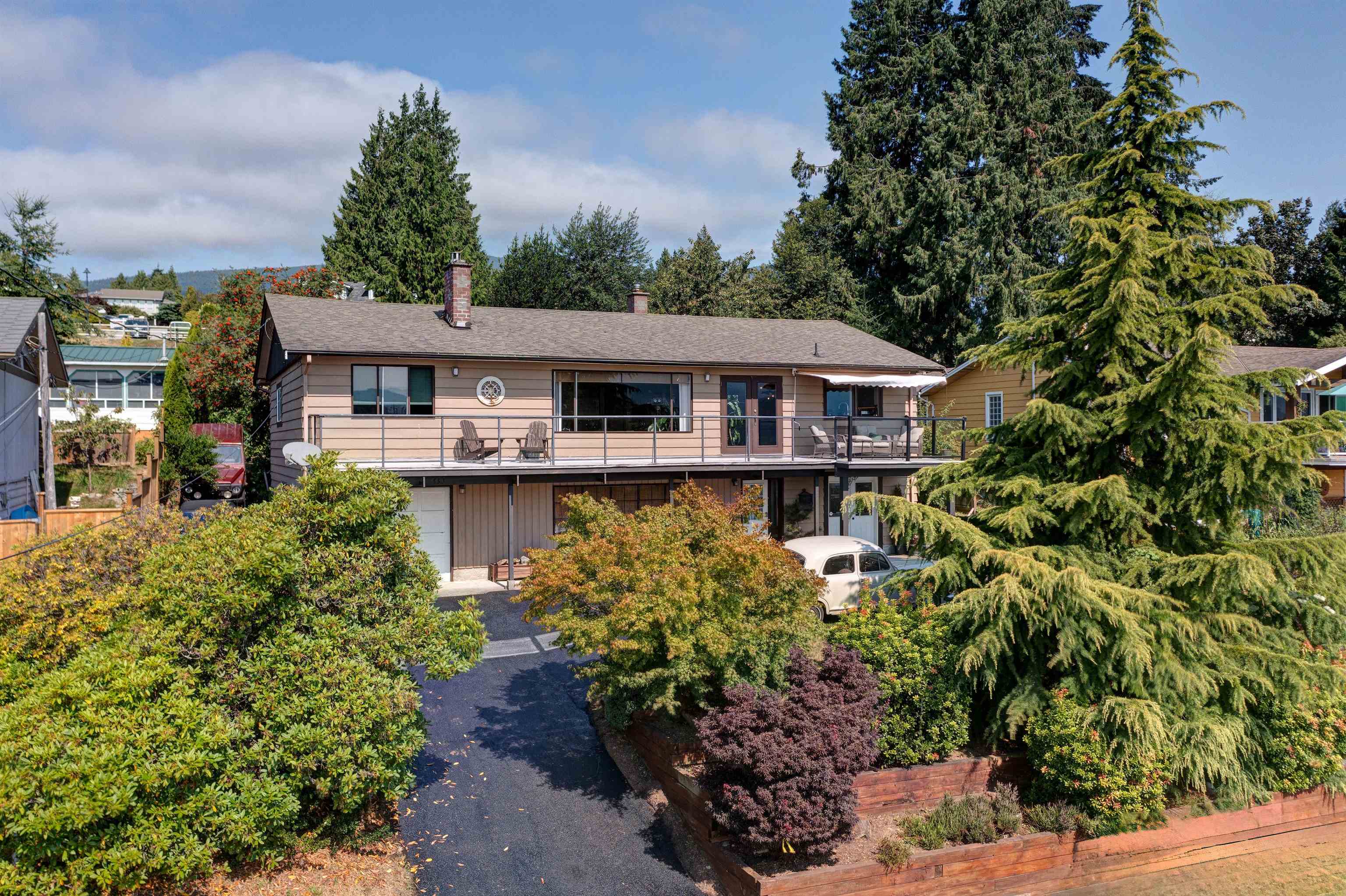 553 Abbs Road, Gibsons, Gibsons & Area, V0N 1V1 1