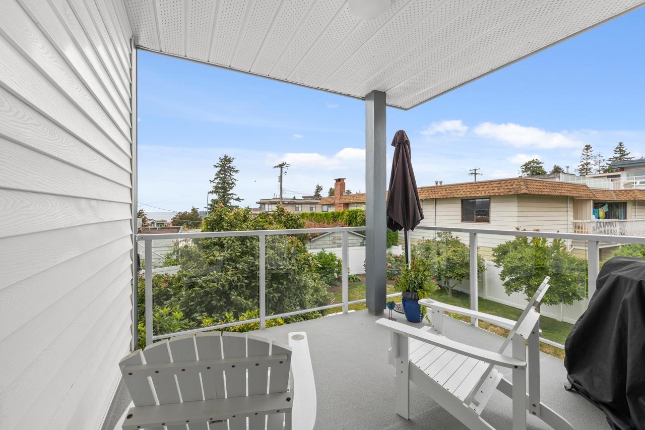 203 15131 Buena Vista Avenue, White Rock, White Rock, V4B 1Y2 21