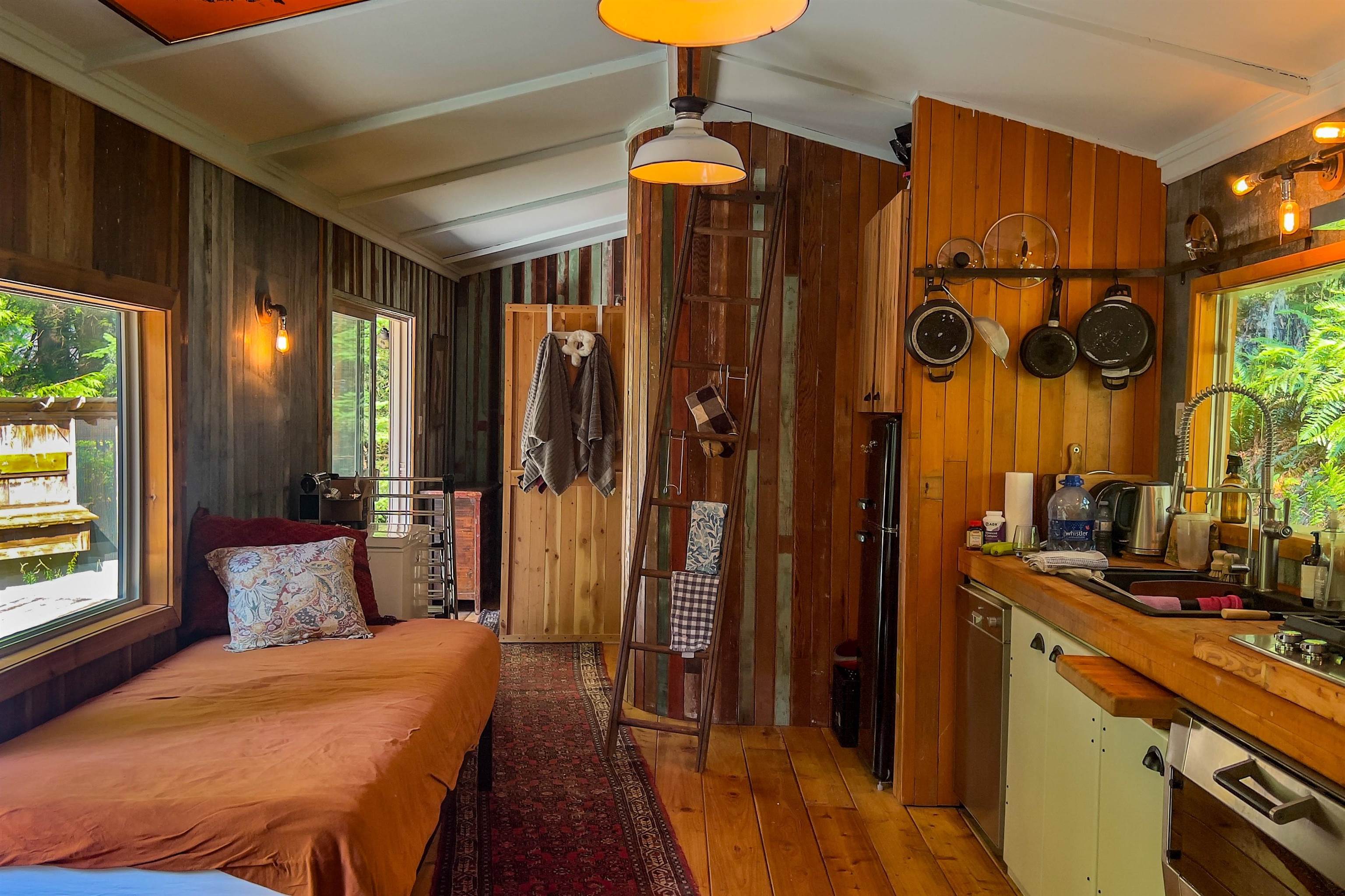 Listing image of 1380 FERNIE ROAD