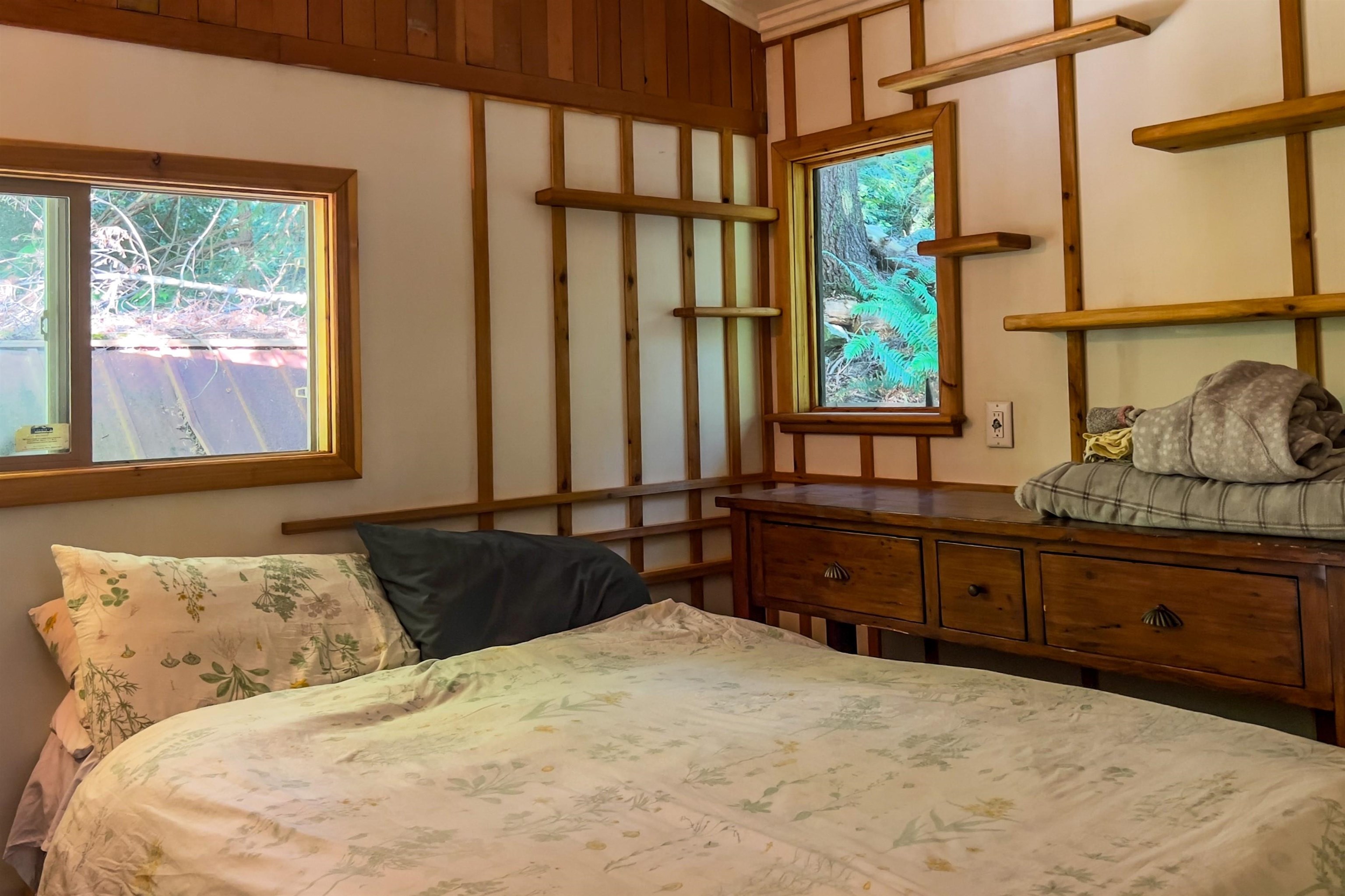 Listing image of 1380 FERNIE ROAD