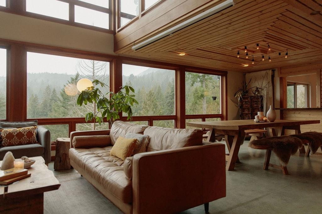 Listing image of 1380 FERNIE ROAD