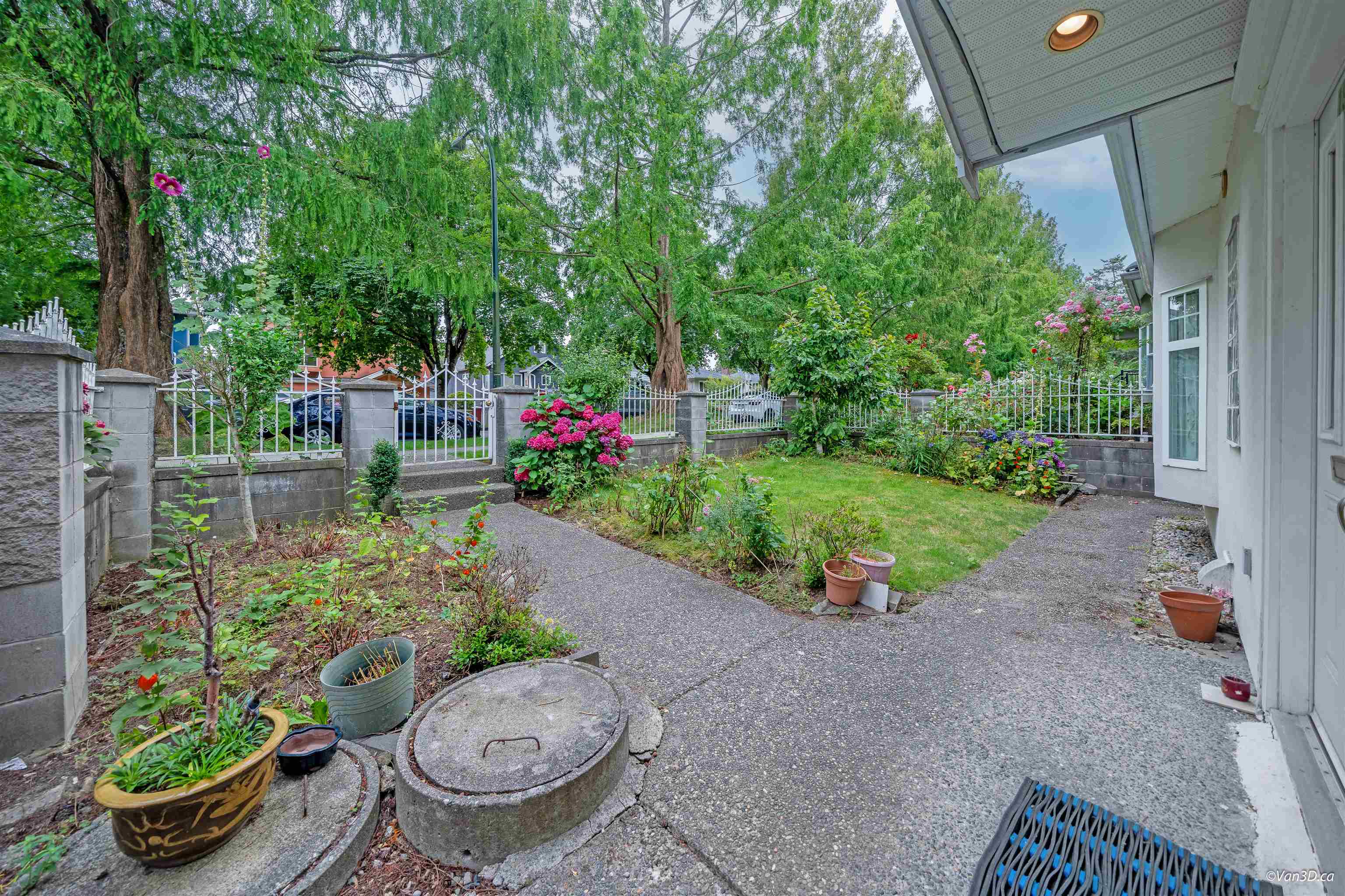 1907 E 38th Avenue, Vancouver, Victoria VE, V5P 1G6 1