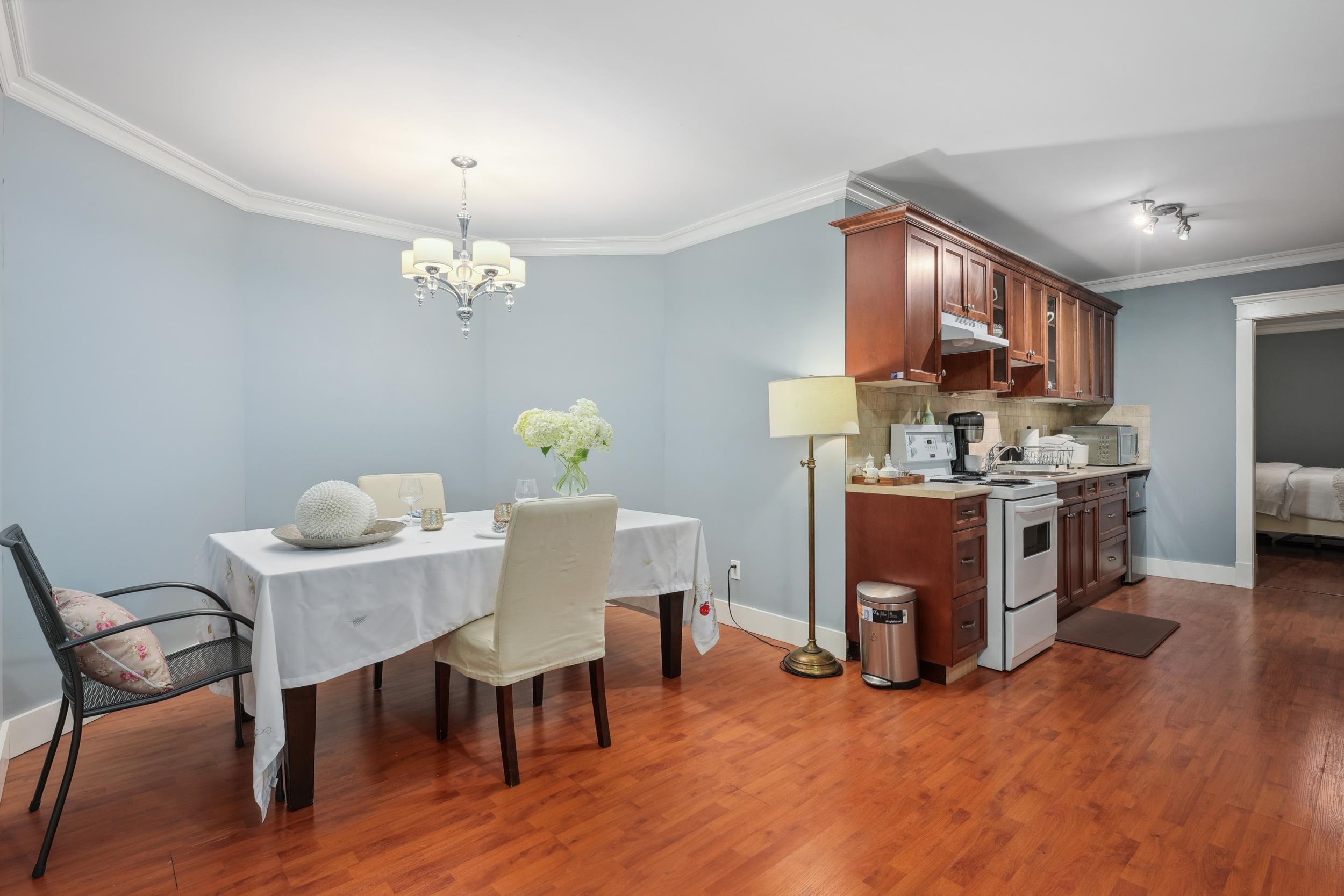 Listing image of 2531 MATHERS AVENUE