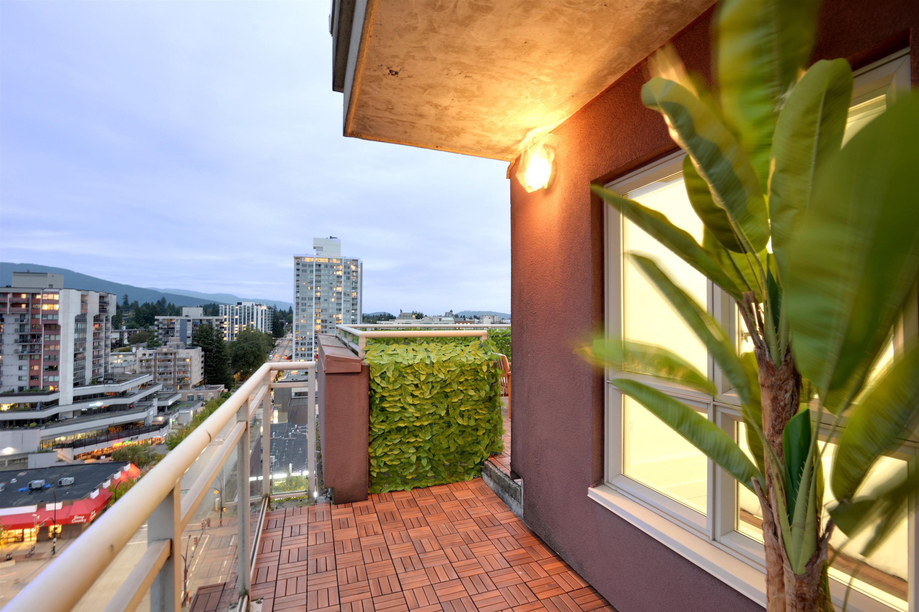 Listing image of 1604 121 W 15TH STREET