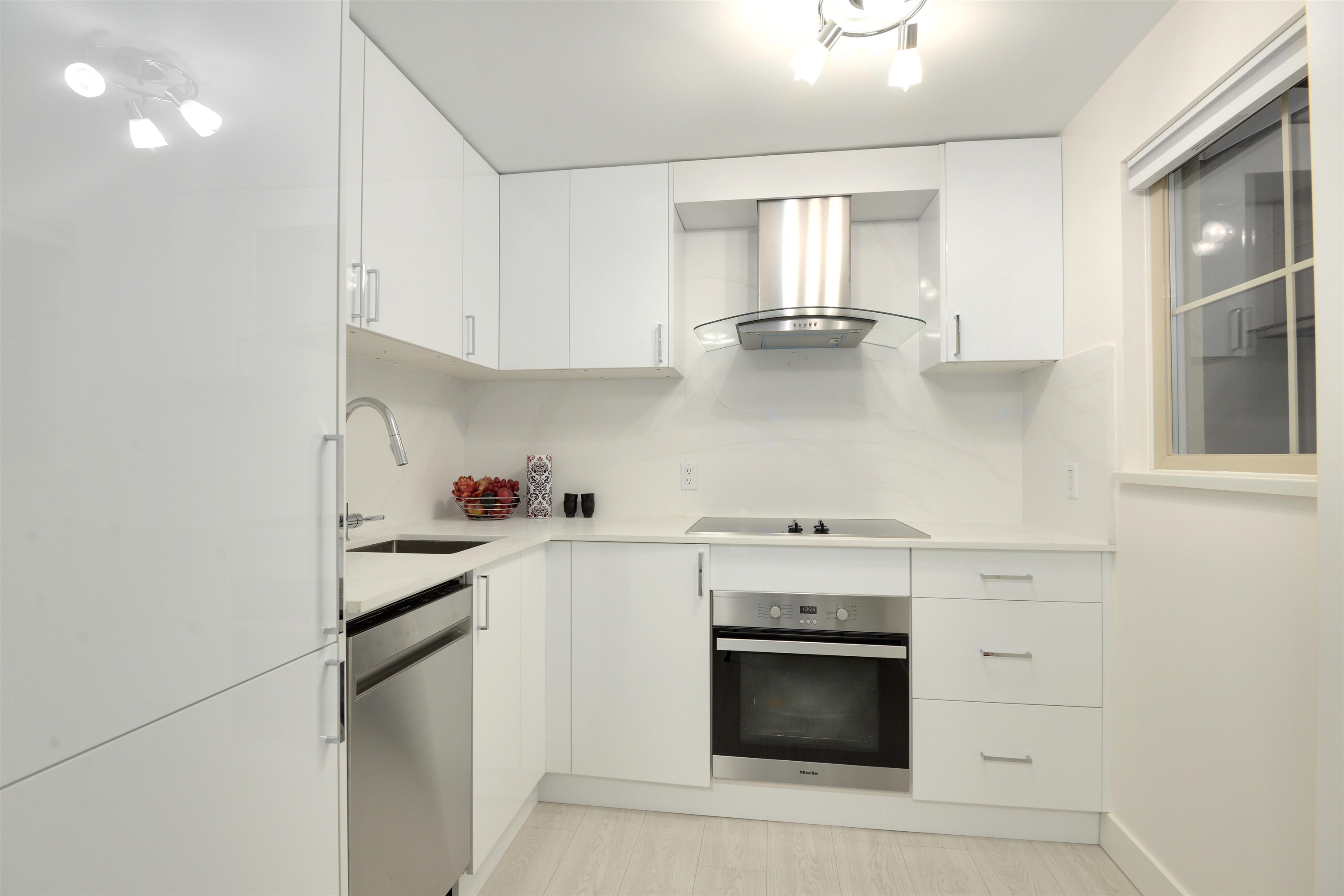 Listing image of 1604 121 W 15TH STREET