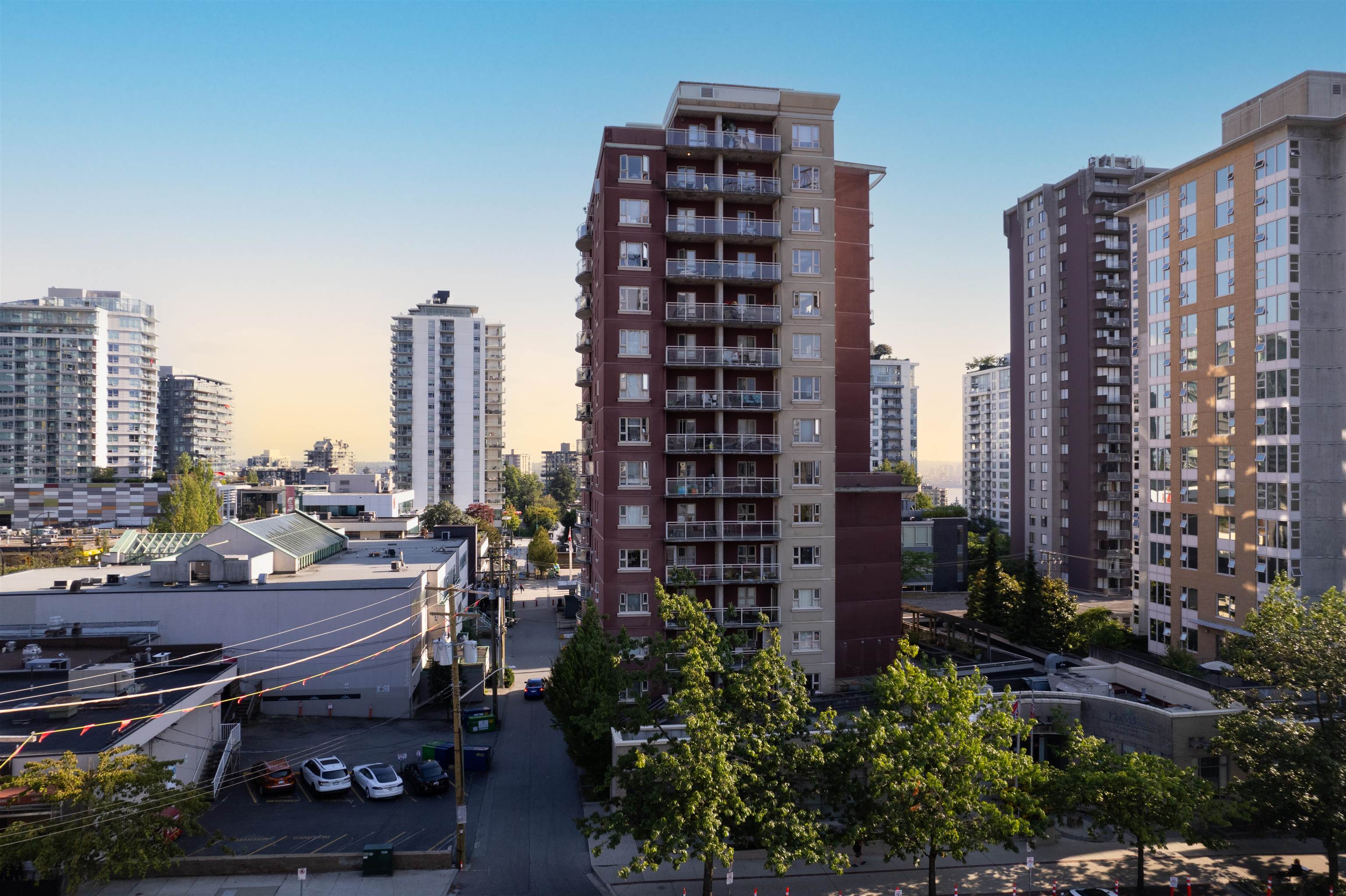 Listing image of 1604 121 W 15TH STREET