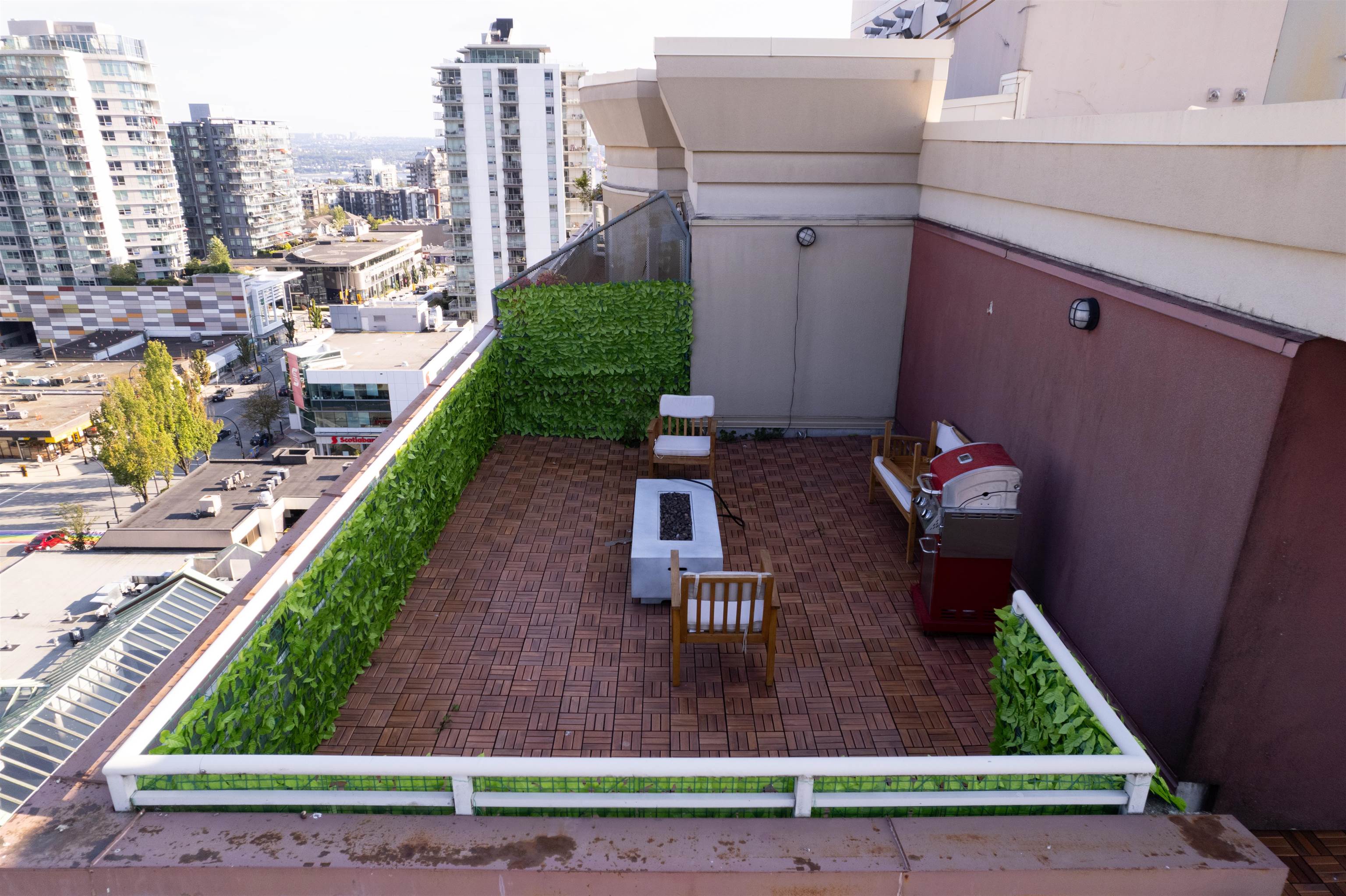 Listing image of 1604 121 W 15TH STREET