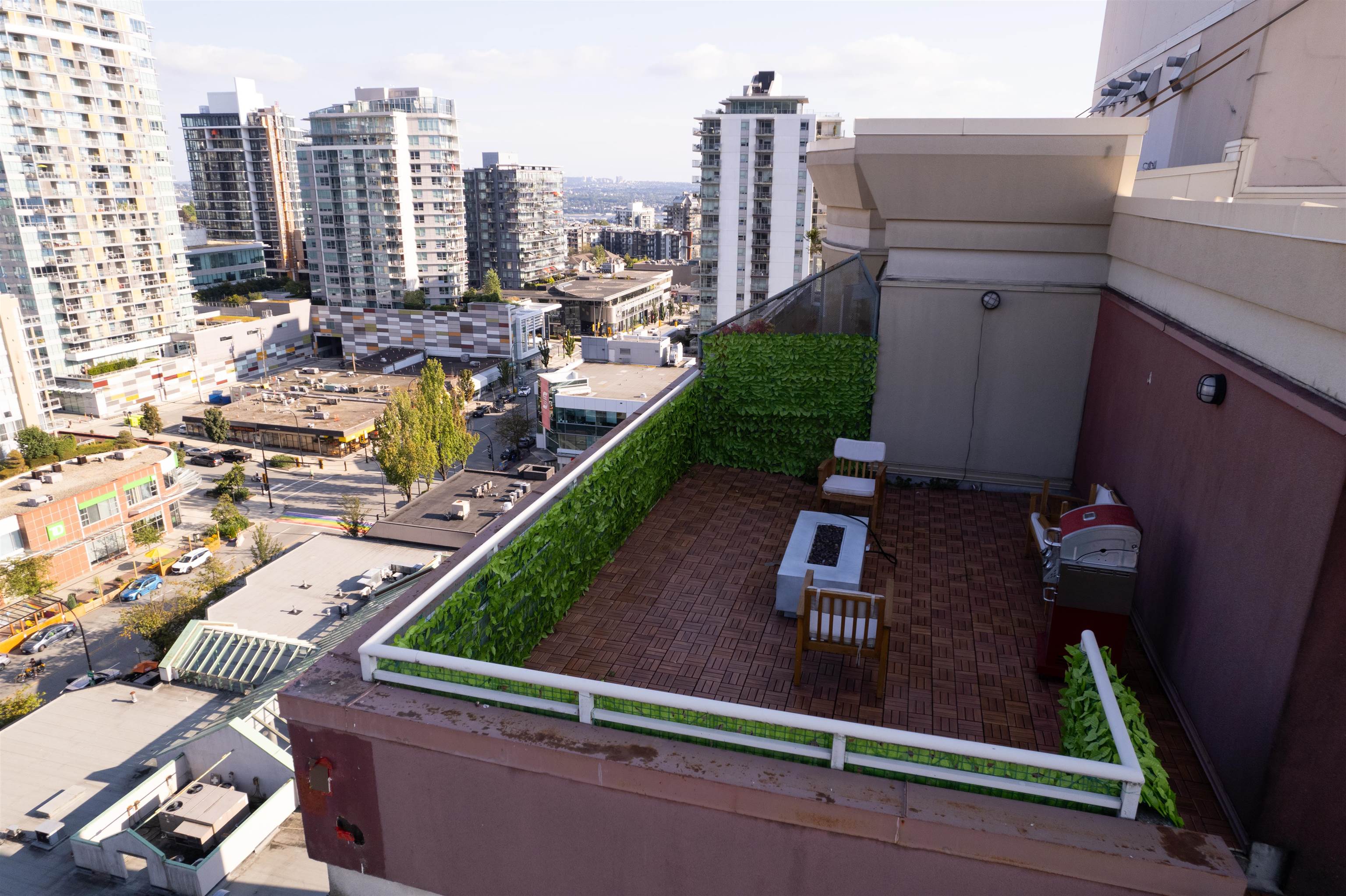 Listing image of 1604 121 W 15TH STREET