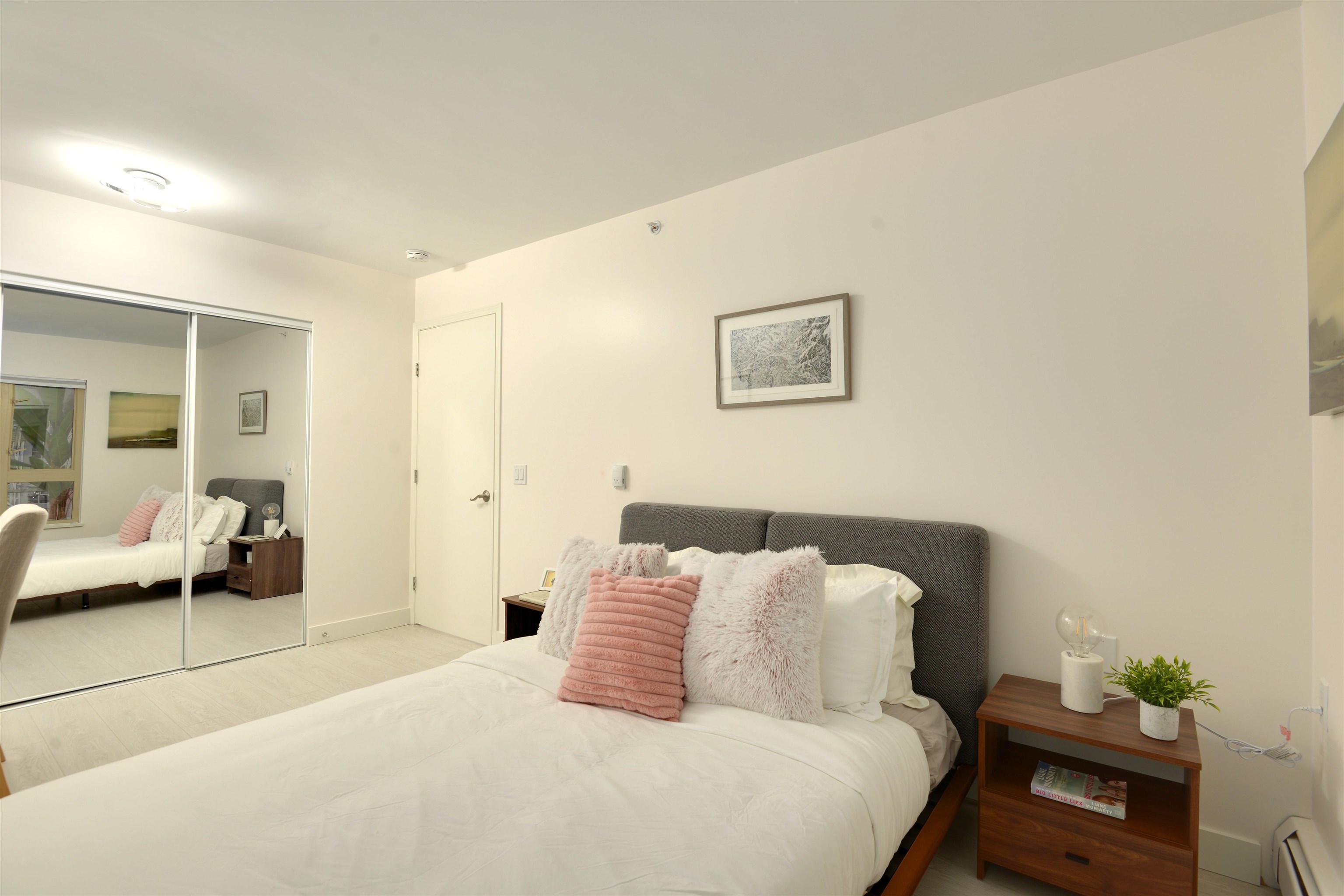Listing image of 1604 121 W 15TH STREET
