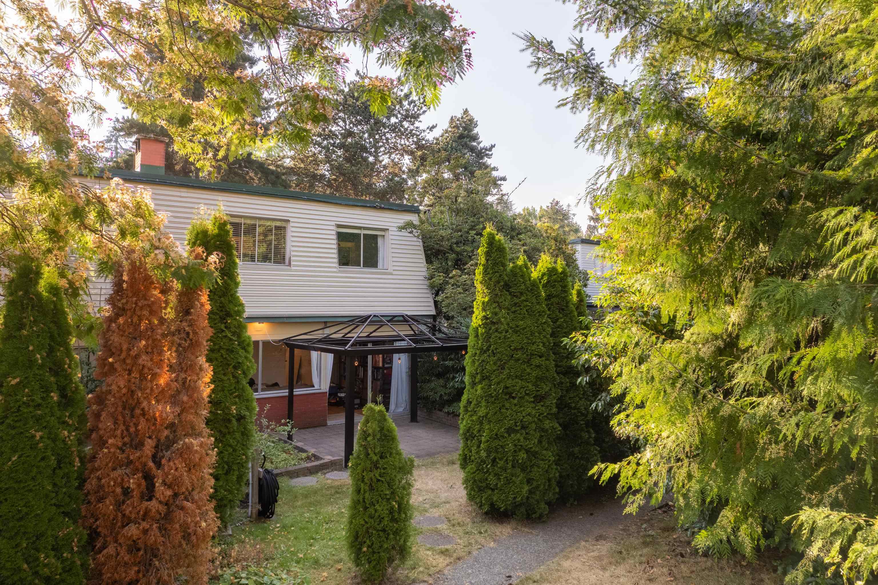 611 Westview Crescent, North Vancouver, Upper Lonsdale, V7N 3X5 27