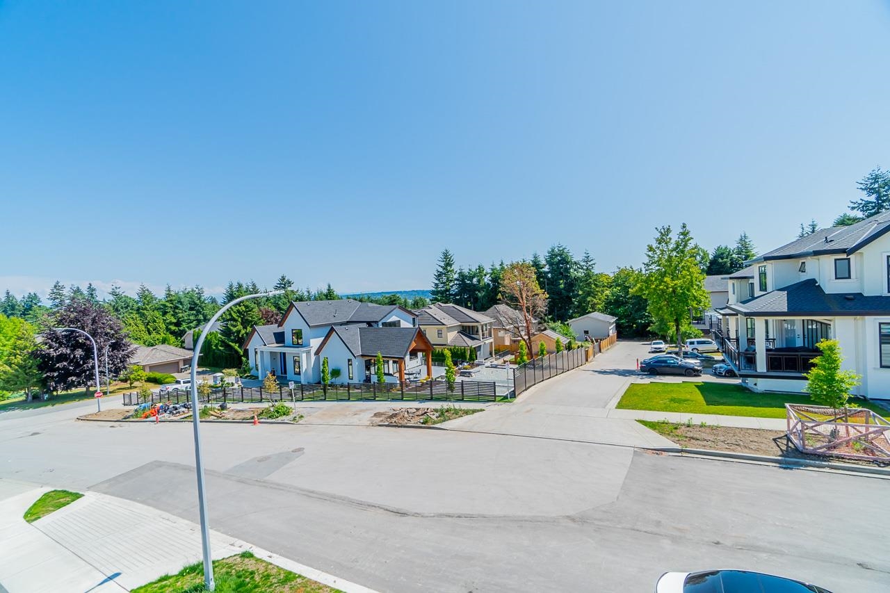 14415 57 Avenue, Surrey, Sullivan Station, V3X 1A7 24