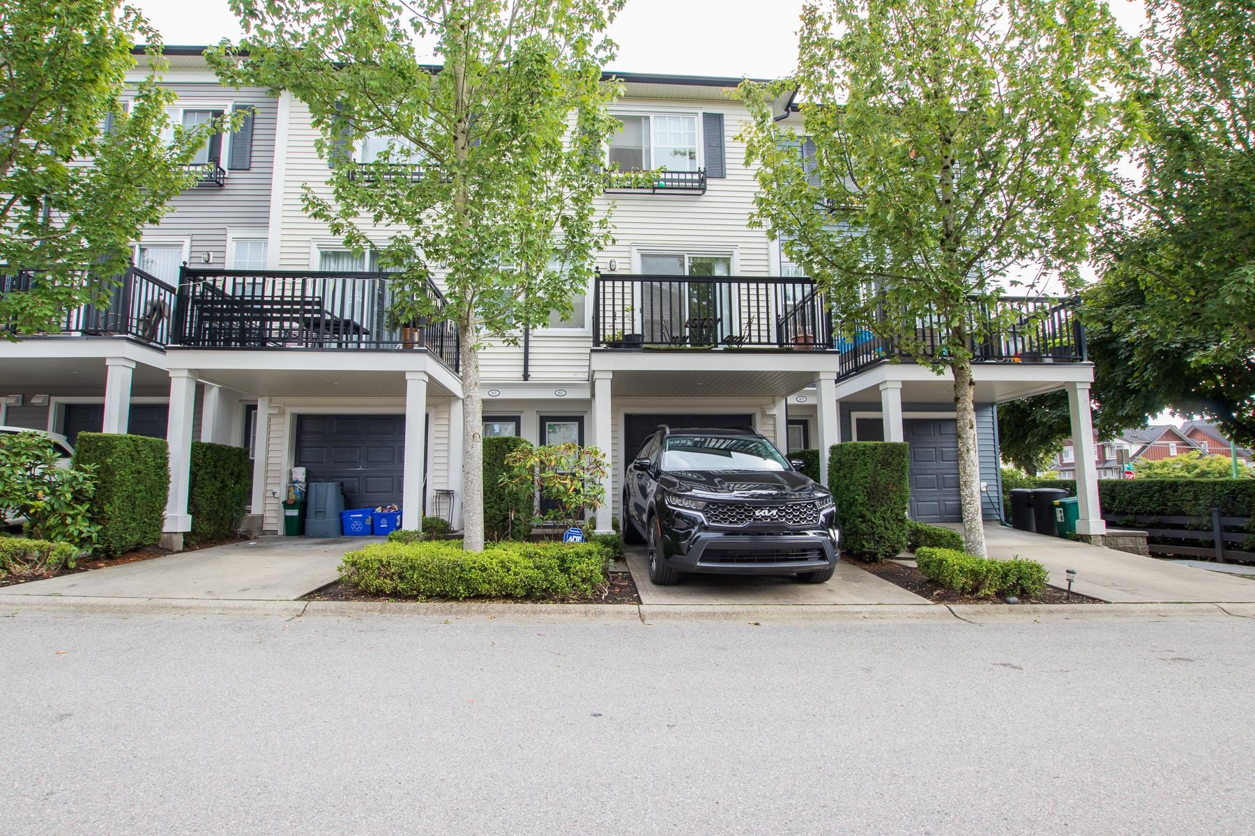 62 7238 189 Street, Surrey, Clayton, V4N 5Y8 2