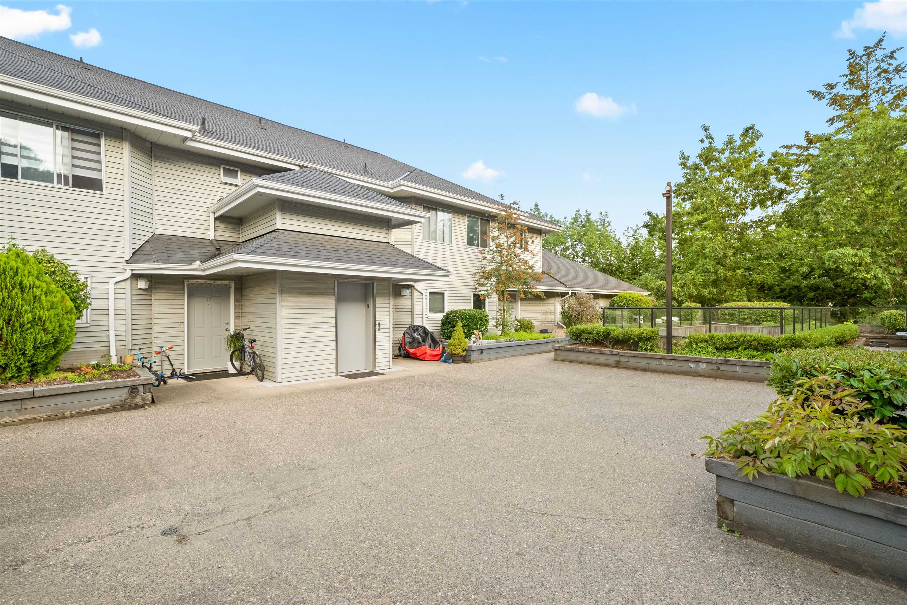 19 13640 84 Avenue, Surrey, Bear Creek Green Timbers, V3W 0T6 17