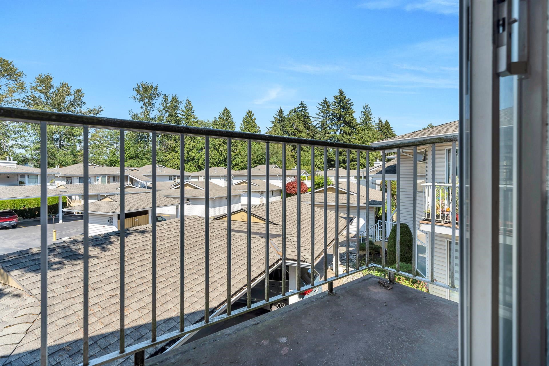 202 10584 153 Street, Surrey, Guildford, V3R 9V1 18