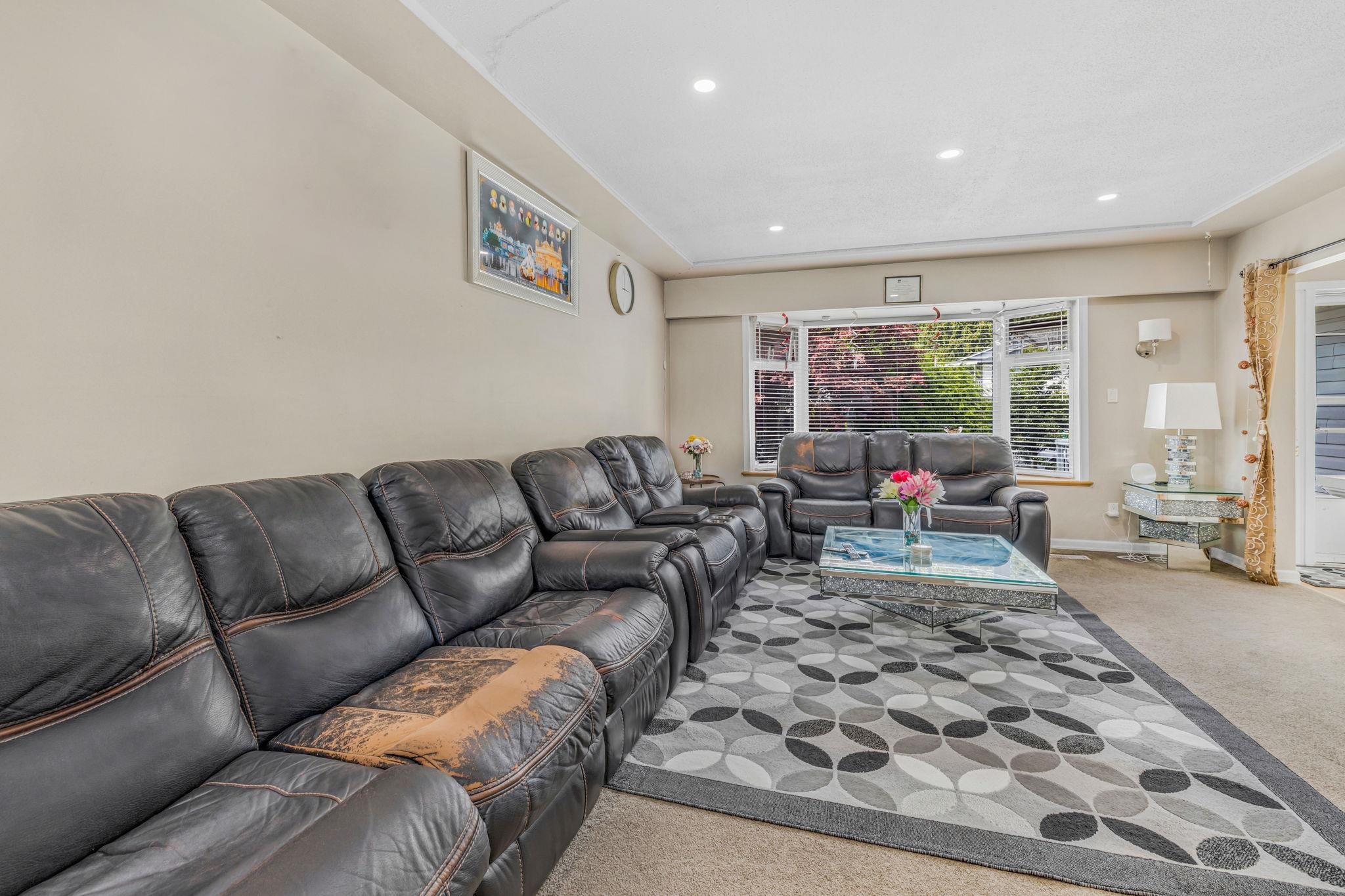 12916 99 Avenue, Surrey, Queen Mary Park Surrey, V3T 1E7 7