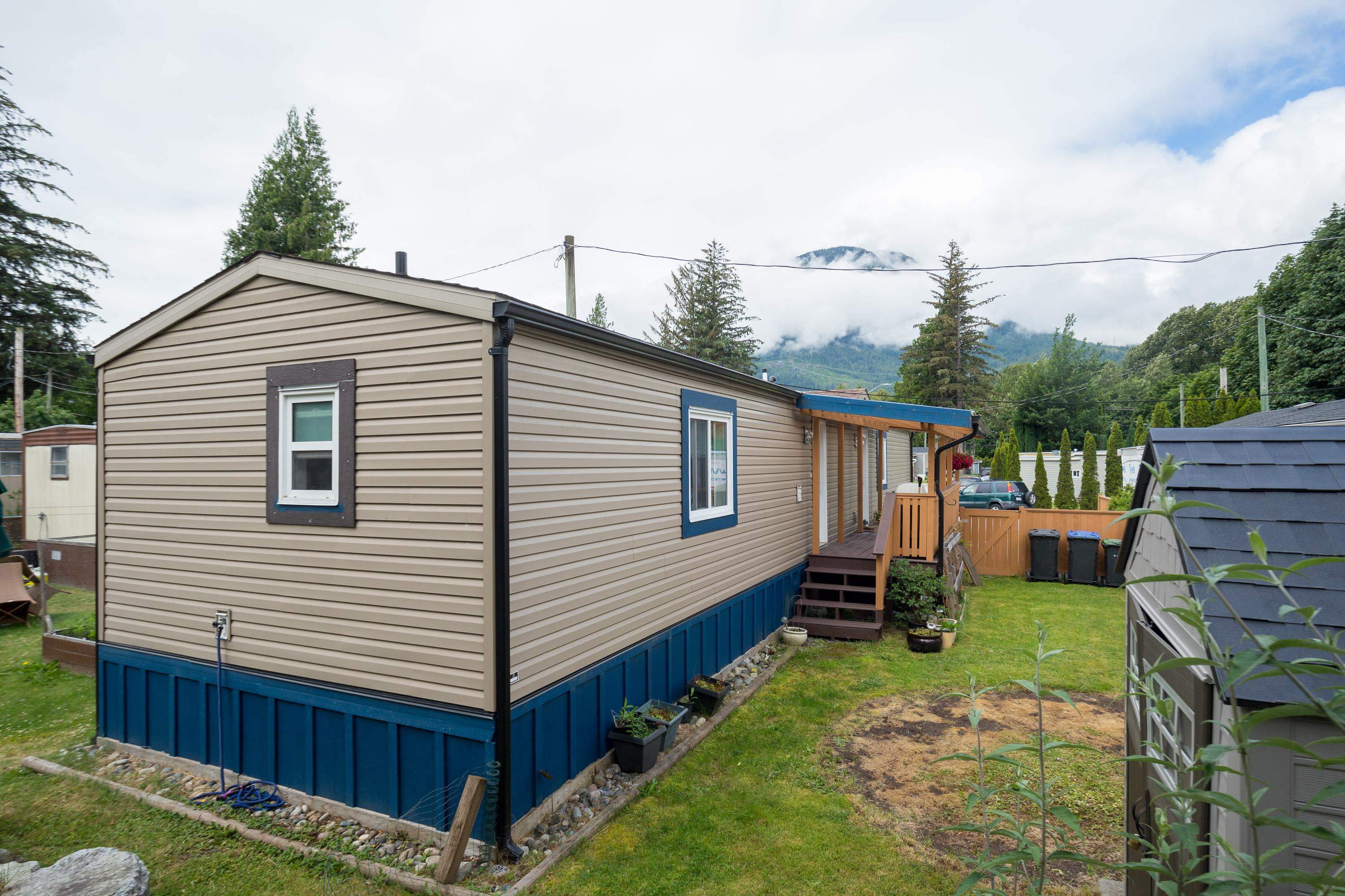 5 40022 Government Road, Squamish, Garibaldi Estates, V8B 0H7 11