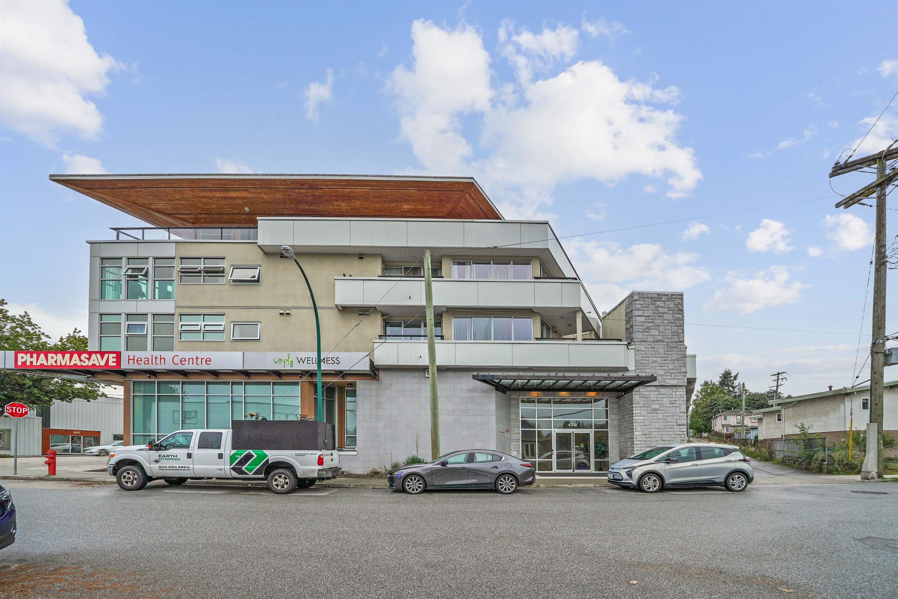 306 4338 Commercial Street, Vancouver, Victoria VE, V5N 2S7 23