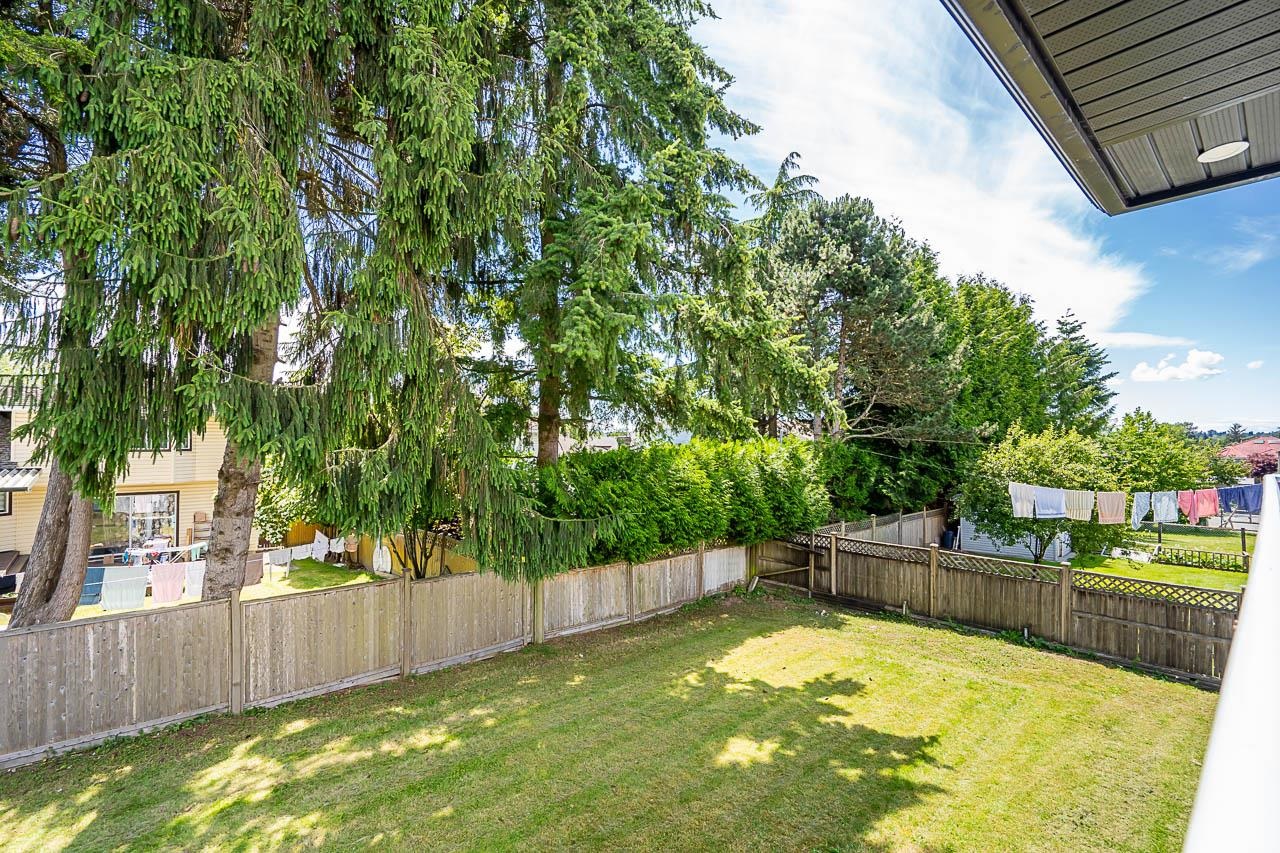 14298 90 Avenue, Surrey, Bear Creek Green Timbers, V3V 7W2 23