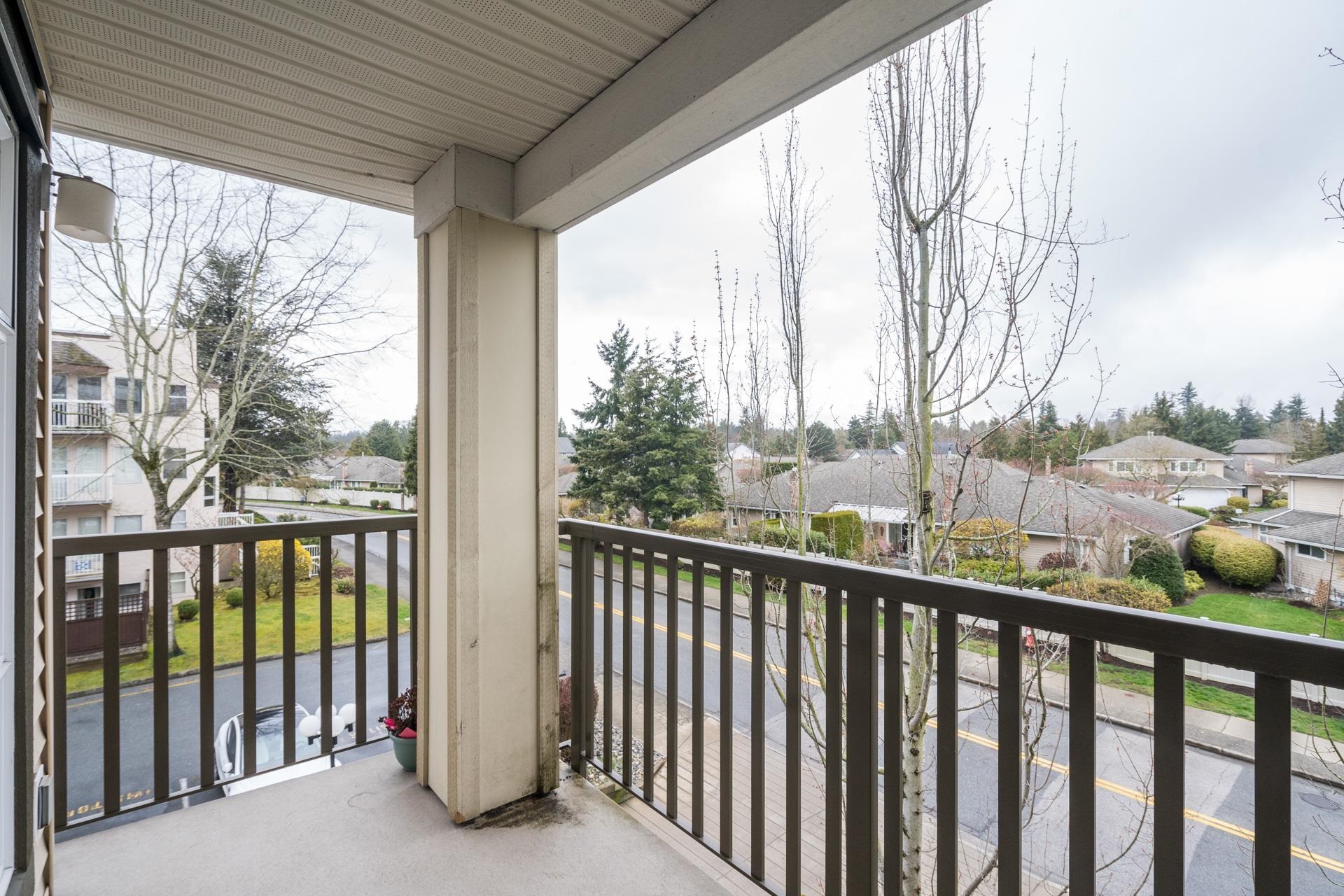 302 15168 19 Avenue, Surrey, Sunnyside Park Surrey, V4A 0A5 25