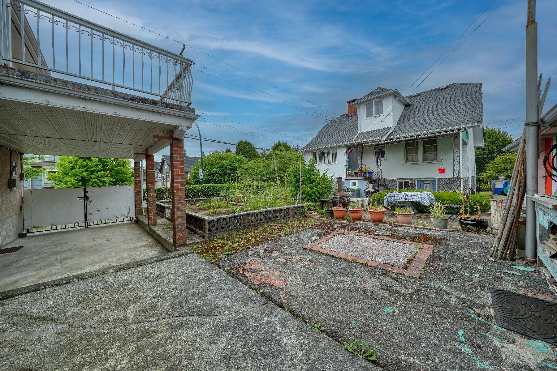 2107 Turner Street, Vancouver, Hastings, V5L 2A4 19