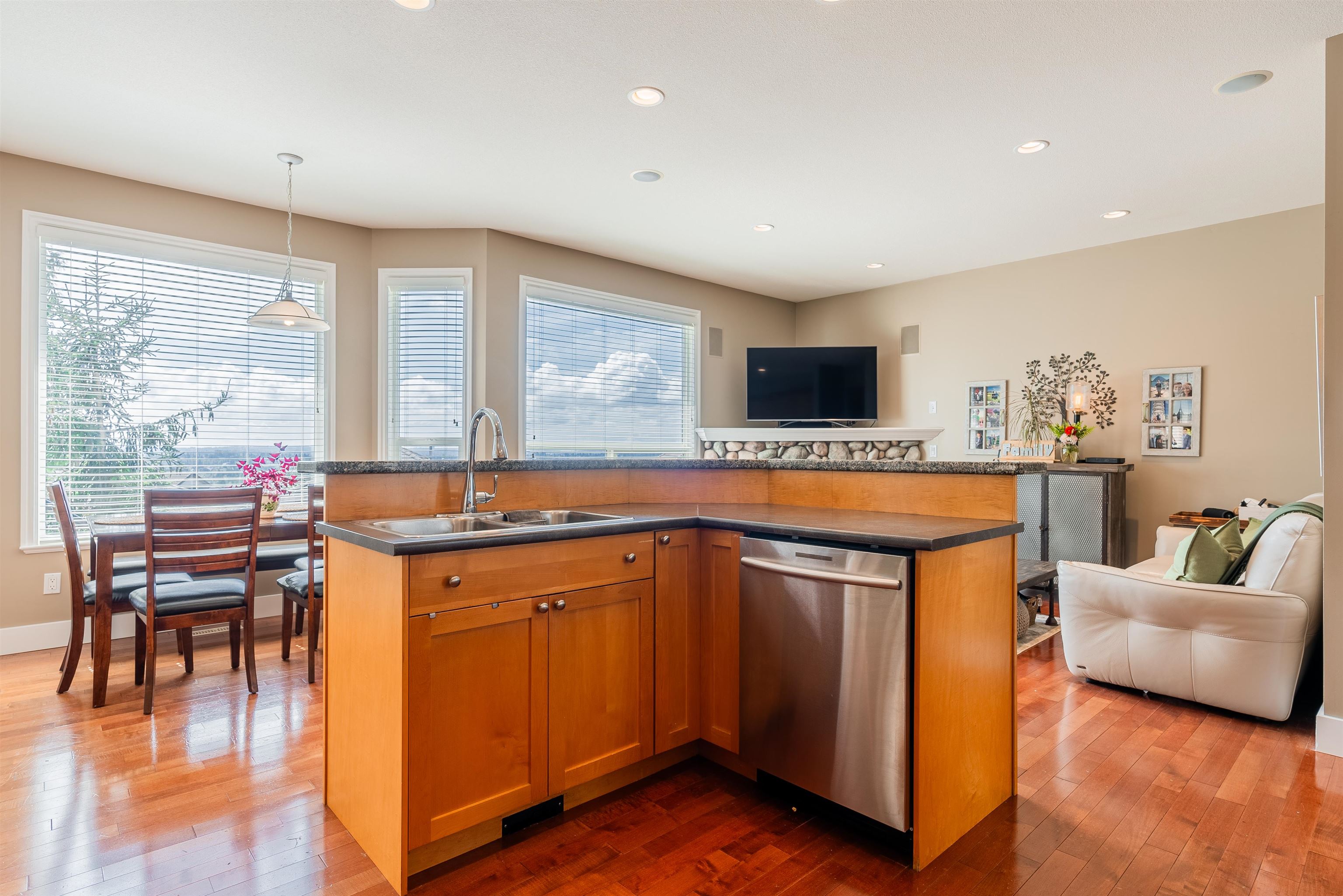 23720 Boulder Place, Maple Ridge, Silver Valley, V4R 2W1 5