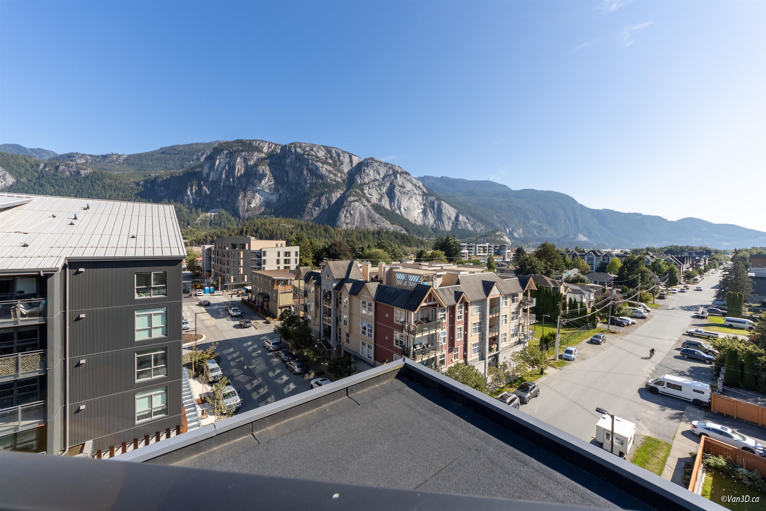 405 38013 Third Avenue, Squamish, Downtown SQ, V8B 0Z8 17