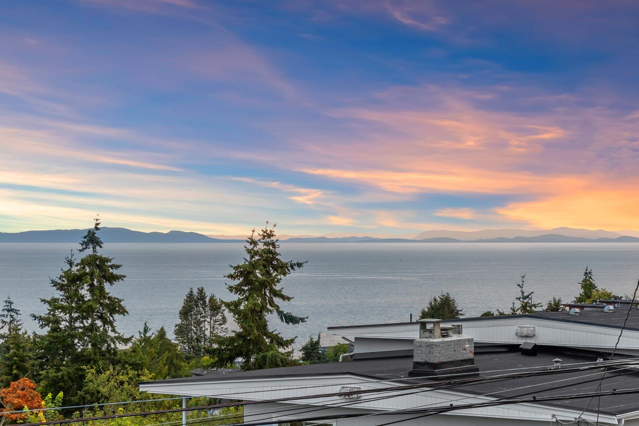 1030 Lee Street, White Rock, White Rock, V4B 4P1 22