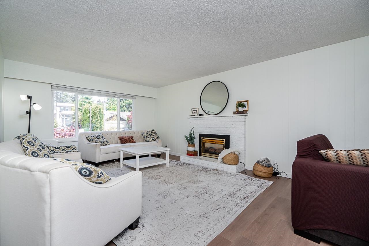 13728 Blackburn Avenue, White Rock, White Rock, V4B 2Y8 5