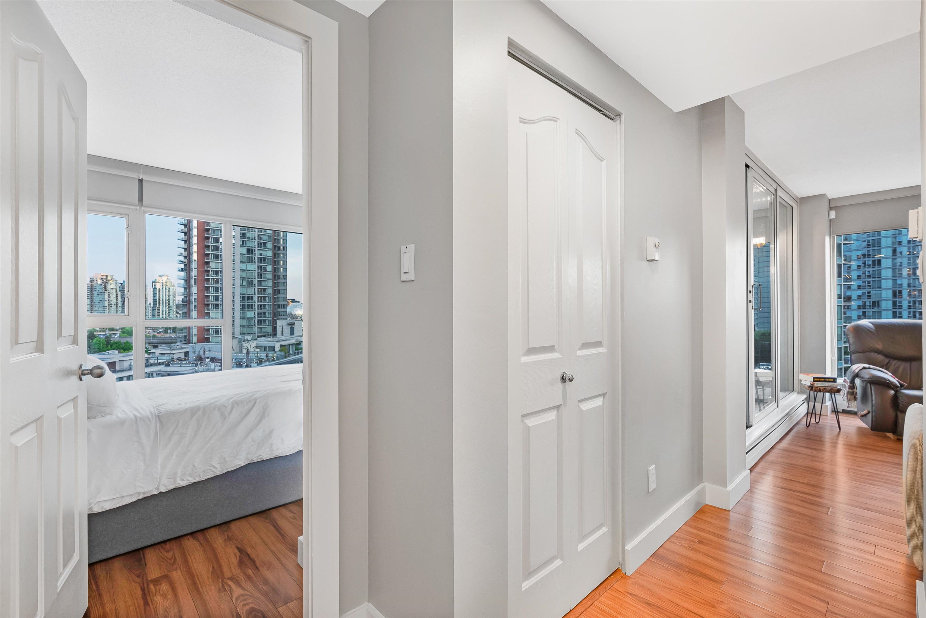 1004 183 Keefer Place, Vancouver, Downtown VW, V6B 6B9 21