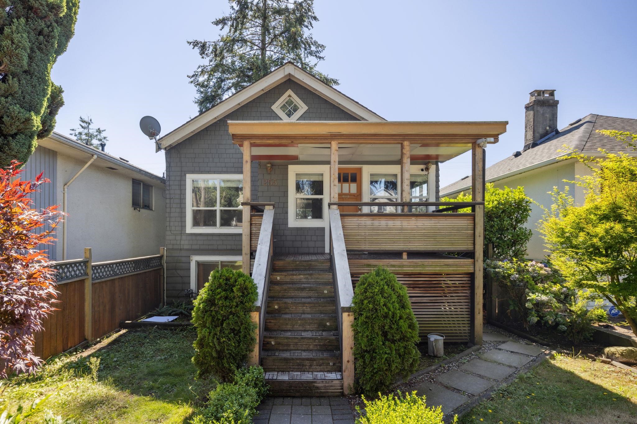 255 E 20th Street, North Vancouver, Central Lonsdale, V7L 3A6 3