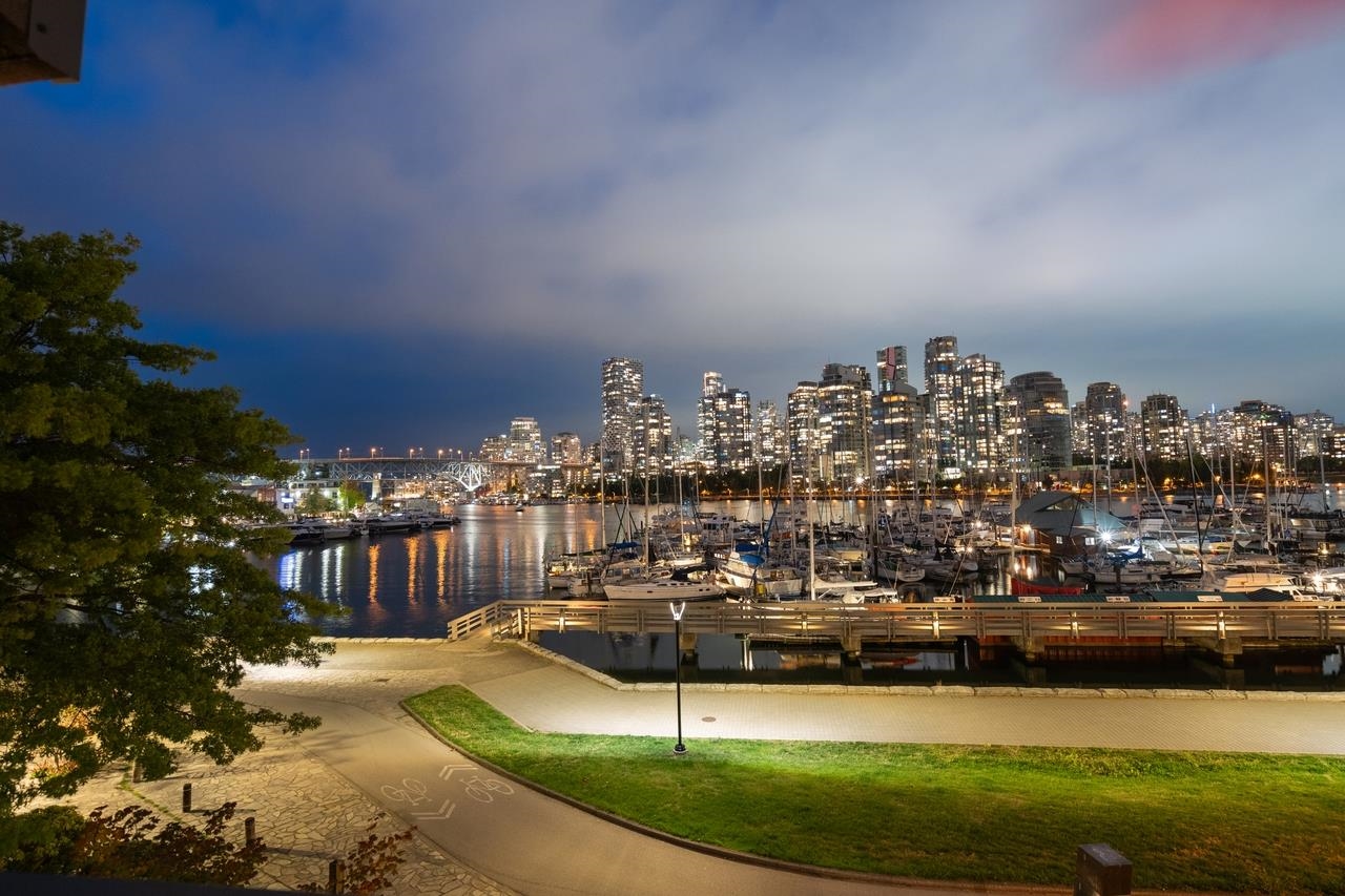 1042 Ironwork Passage, Vancouver, False Creek, V6H 3P1 37