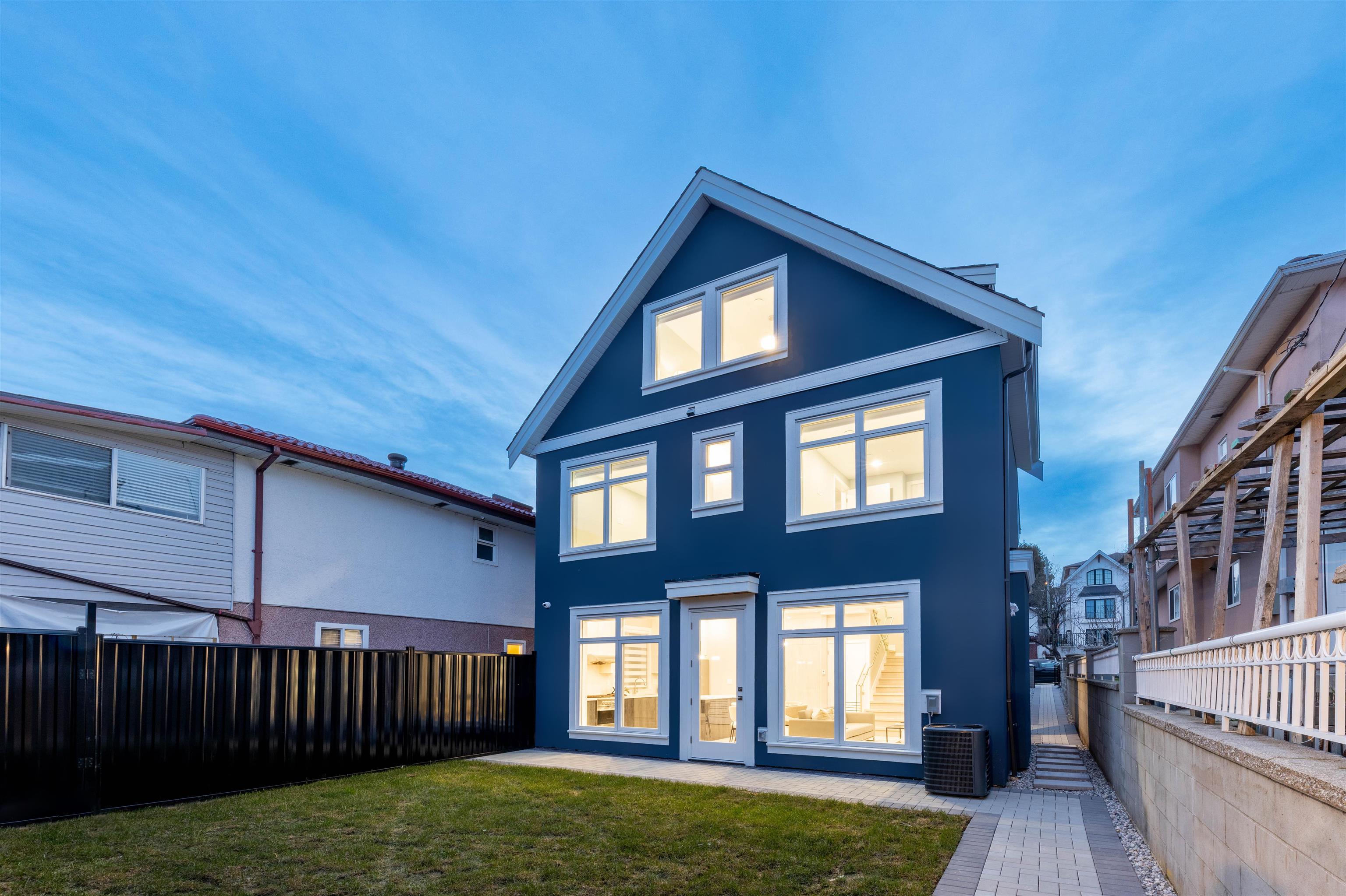 Listing image of 5350 LANARK STREET