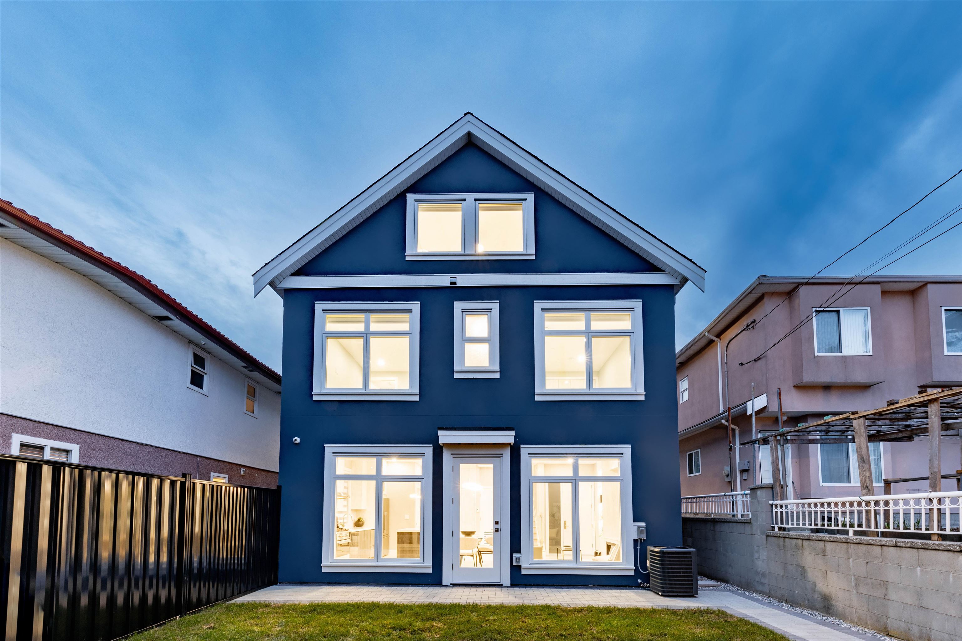 Listing image of 5350 LANARK STREET