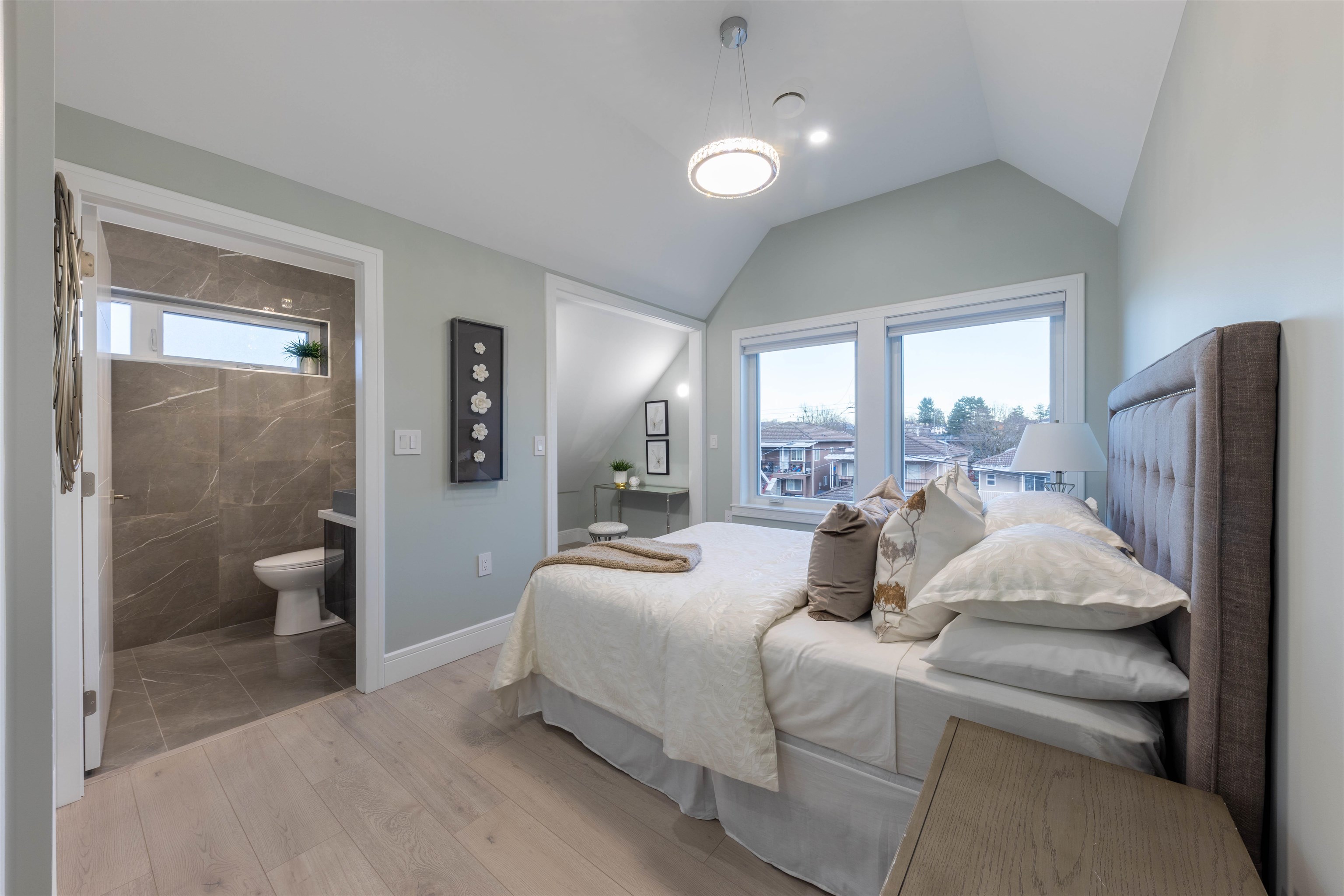 Listing image of 5350 LANARK STREET