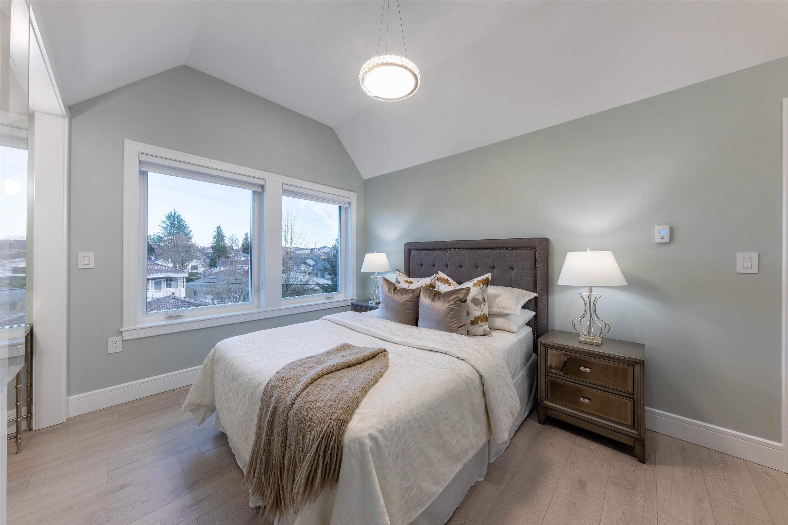 Listing image of 5350 LANARK STREET