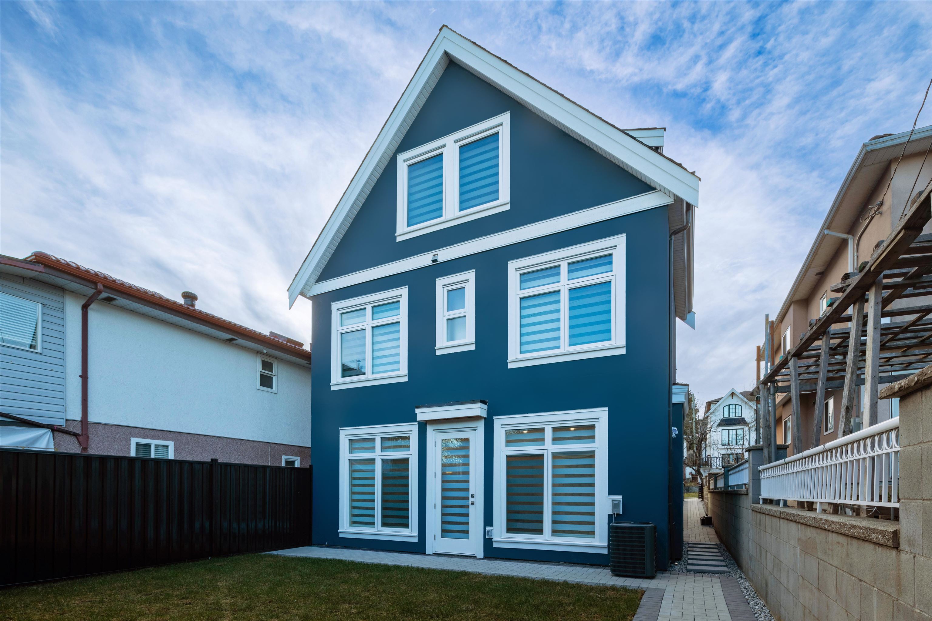 Listing image of 5350 LANARK STREET