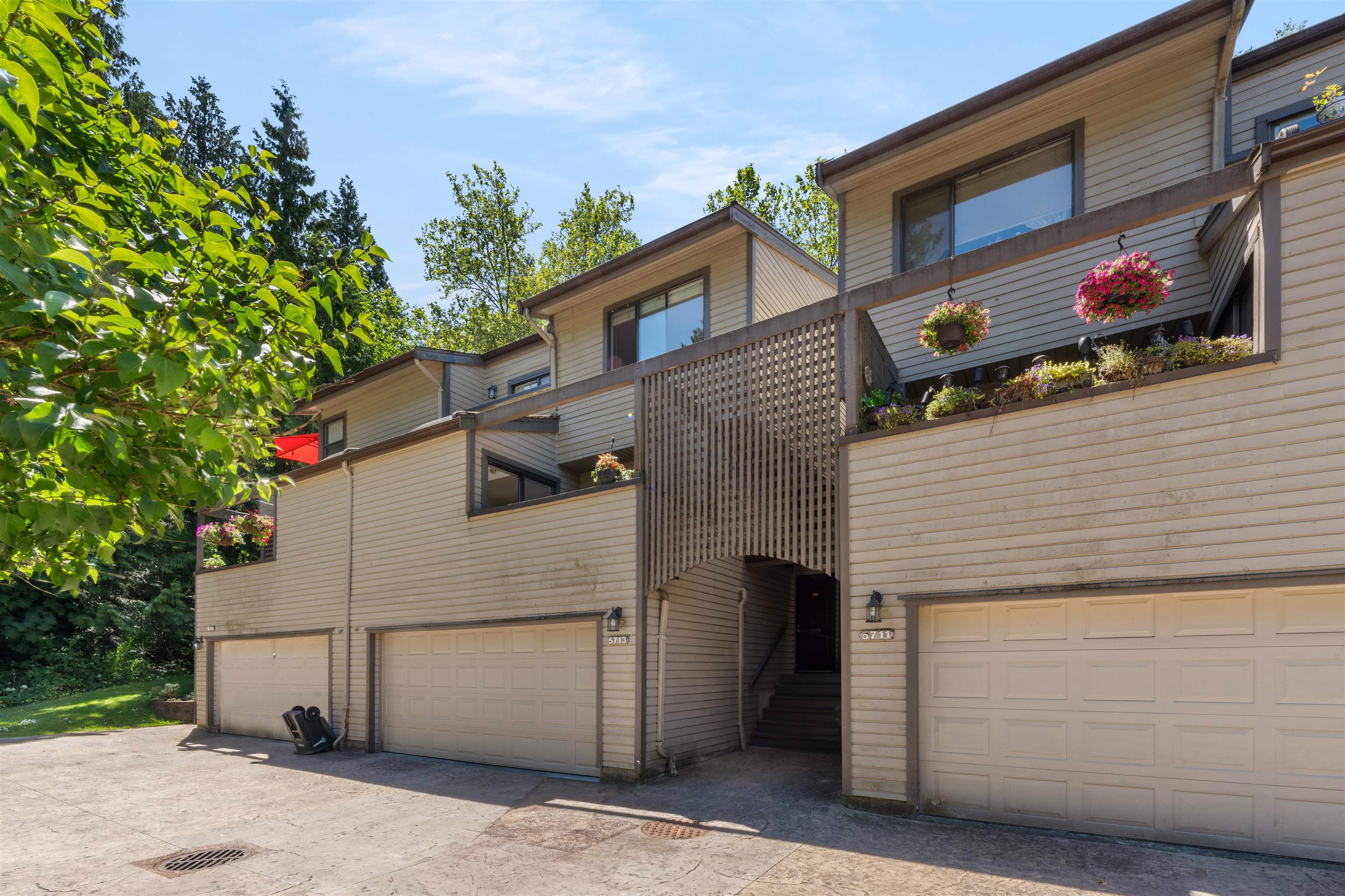 5713 Mayview Circle, Burnaby, Burnaby Lake, V5E 4B7 34