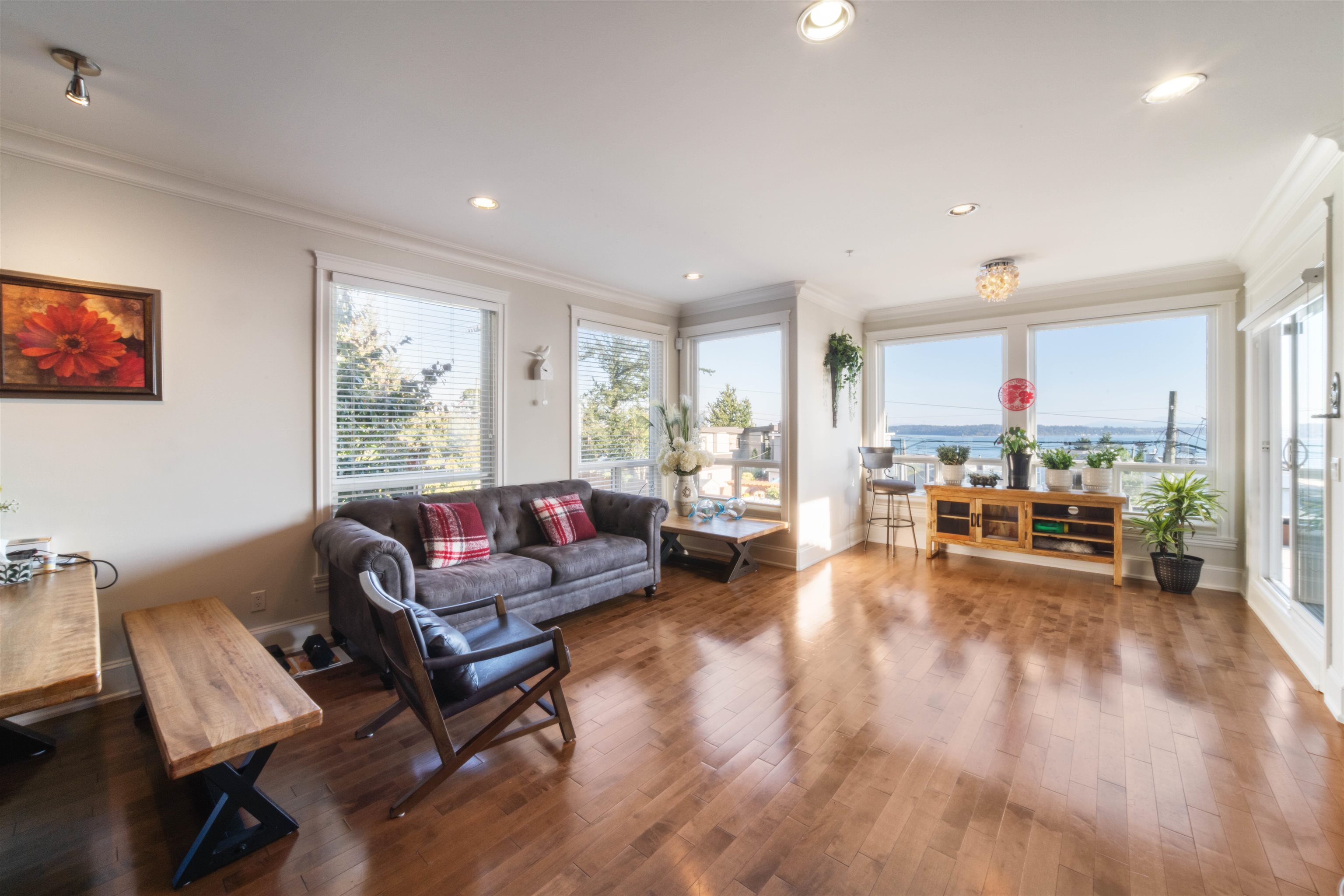 15093 Buena Vista Avenue, White Rock, White Rock, V4B 1Y1 17