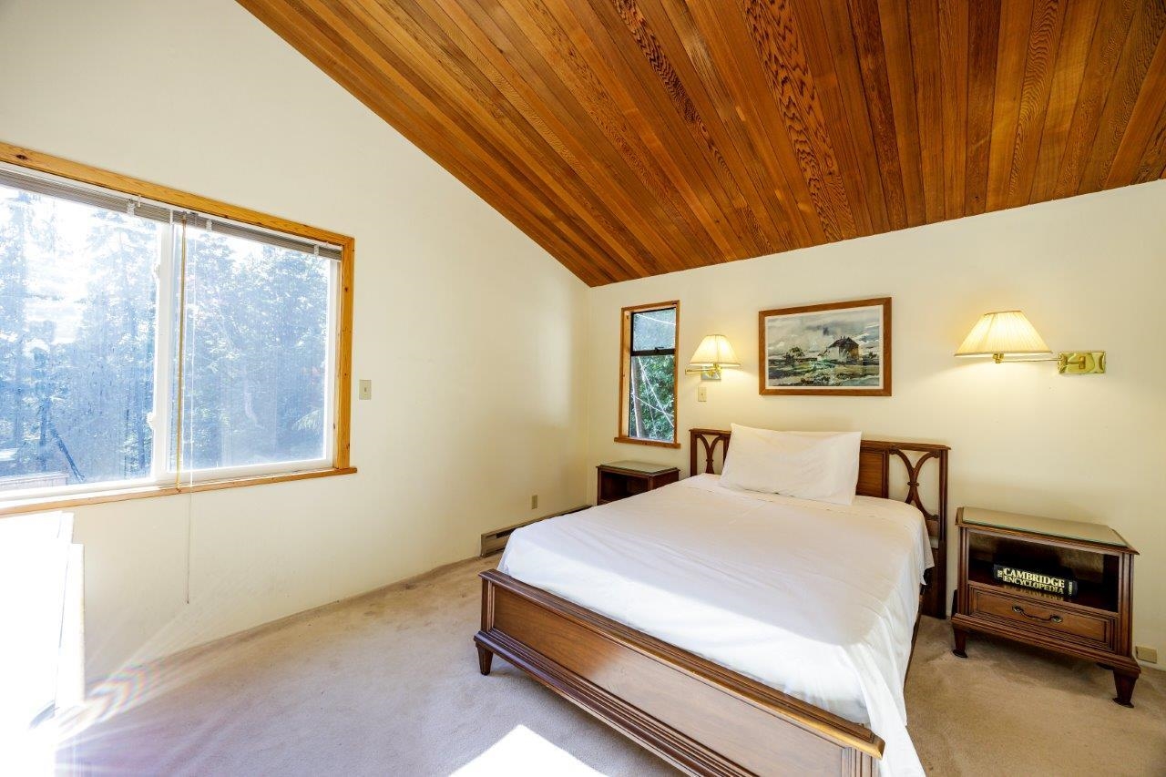 Listing image of 687 WINDJAMMER ROAD